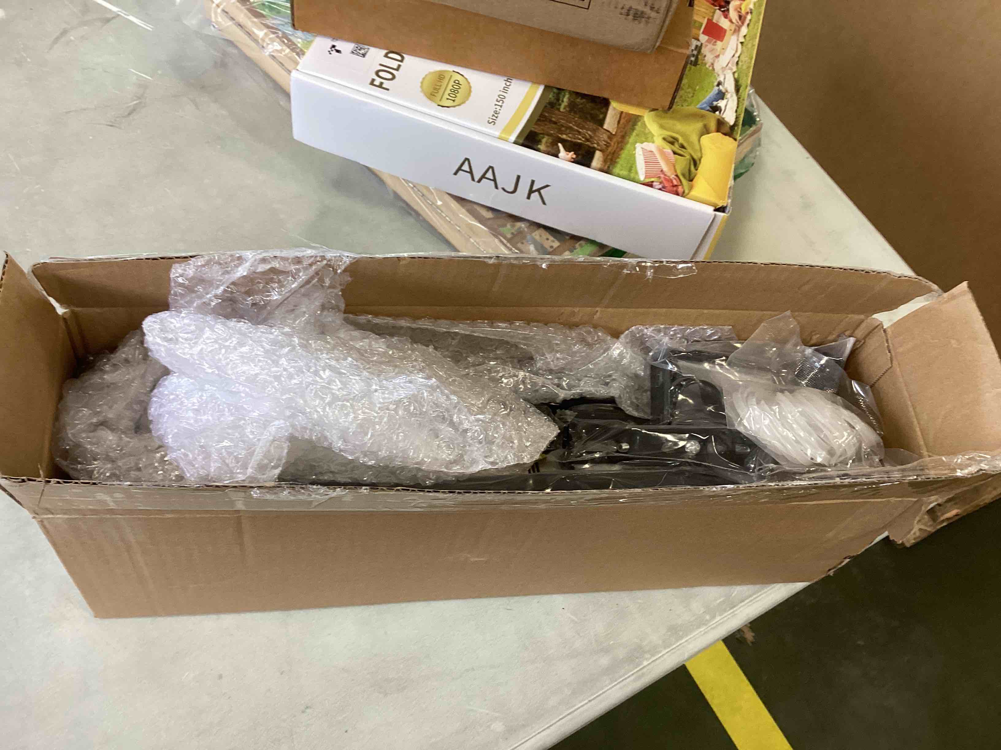 https://s3.amazonaws.com/lotting-images-prod/bidfta/YEL5766762_1706815191771.jpeg