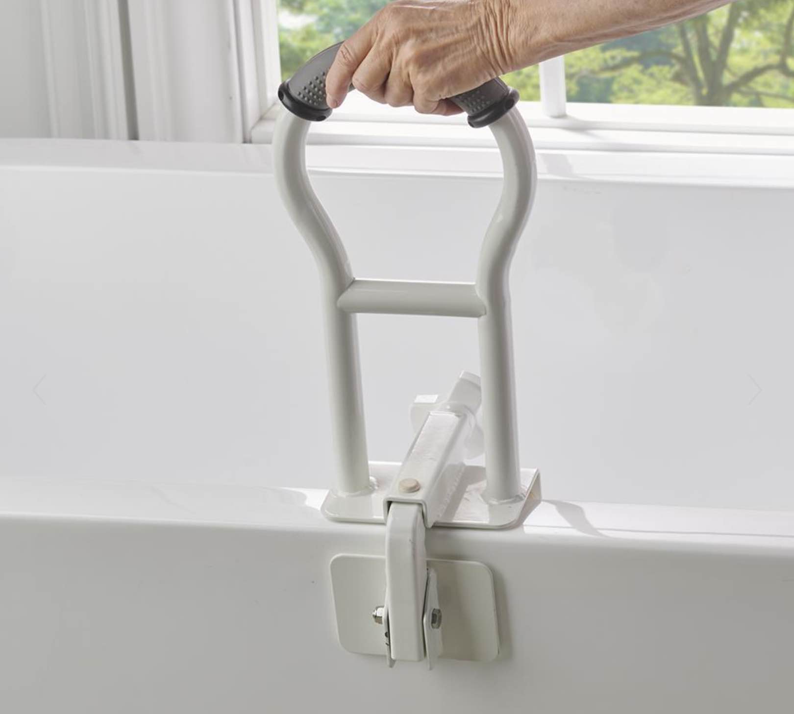 The Easy Install Bathtub Safety Bar