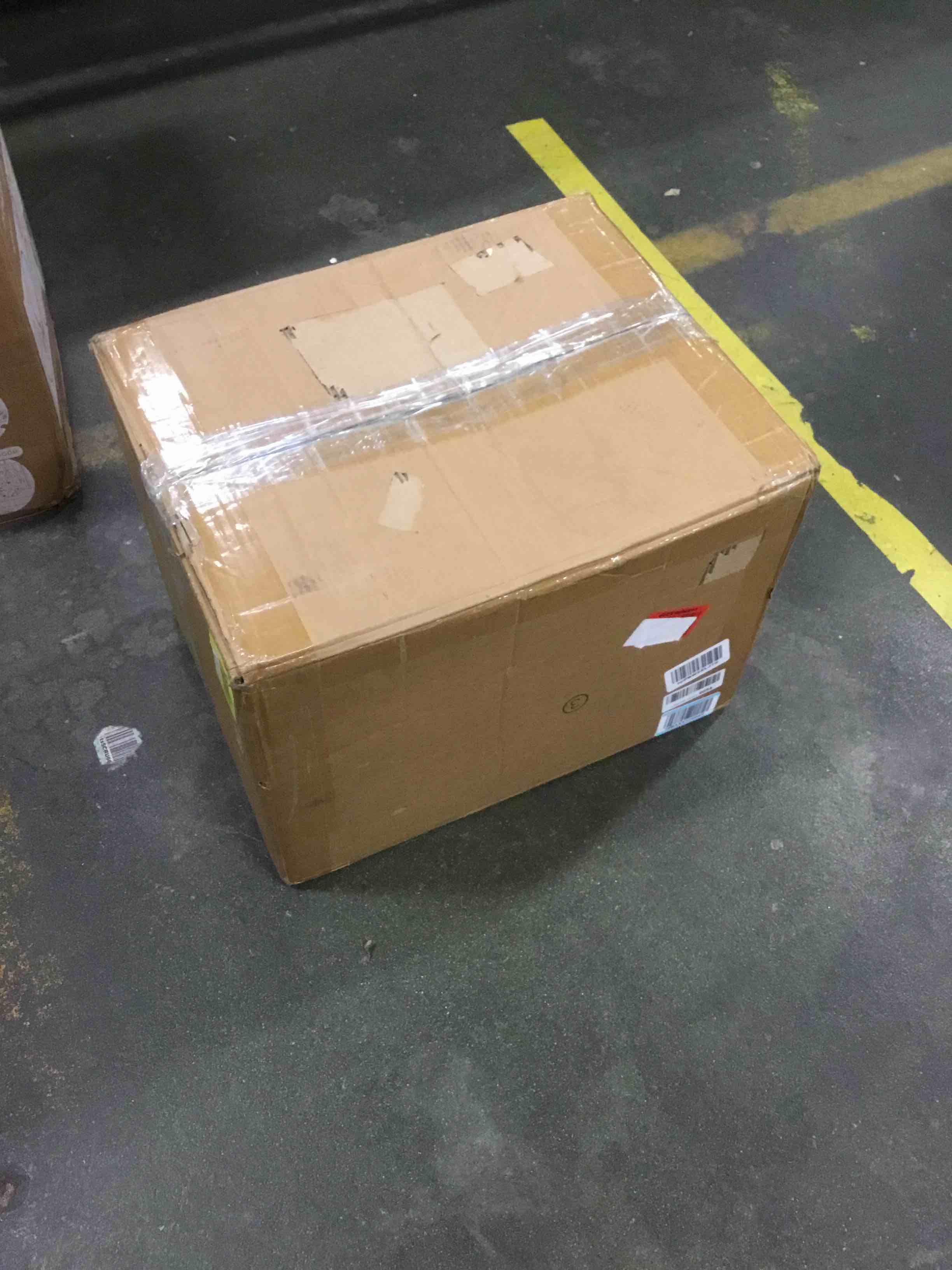 https://s3.amazonaws.com/lotting-images-prod/bidfta/YEL5769047_1706554377550.jpeg