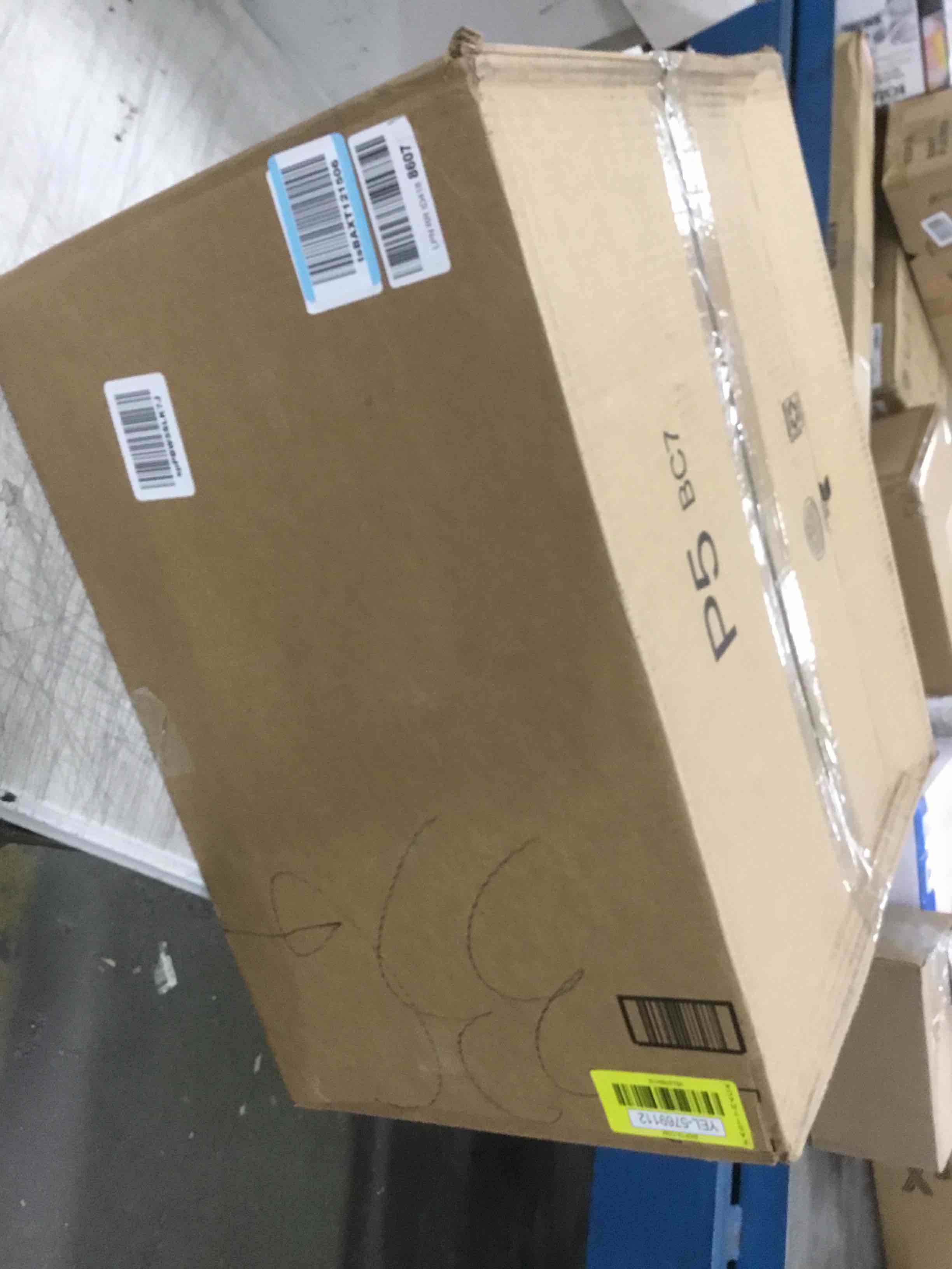 https://s3.amazonaws.com/lotting-images-prod/bidfta/YEL5769112_1706562008294.jpeg