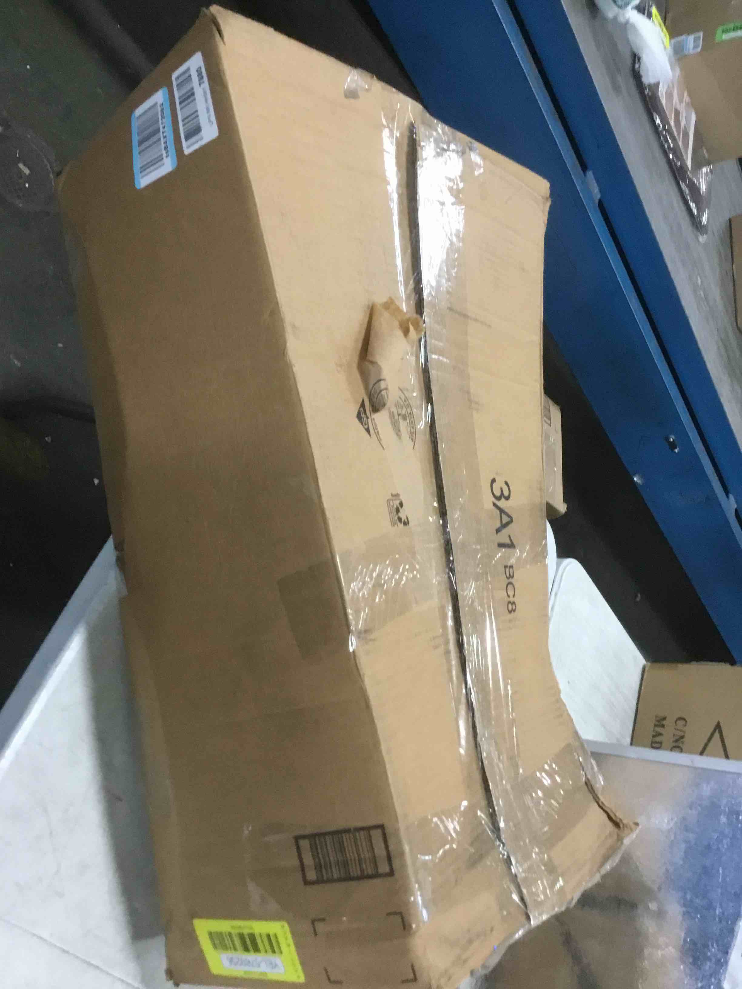 https://s3.amazonaws.com/lotting-images-prod/bidfta/YEL5769256_1706630172905.jpeg