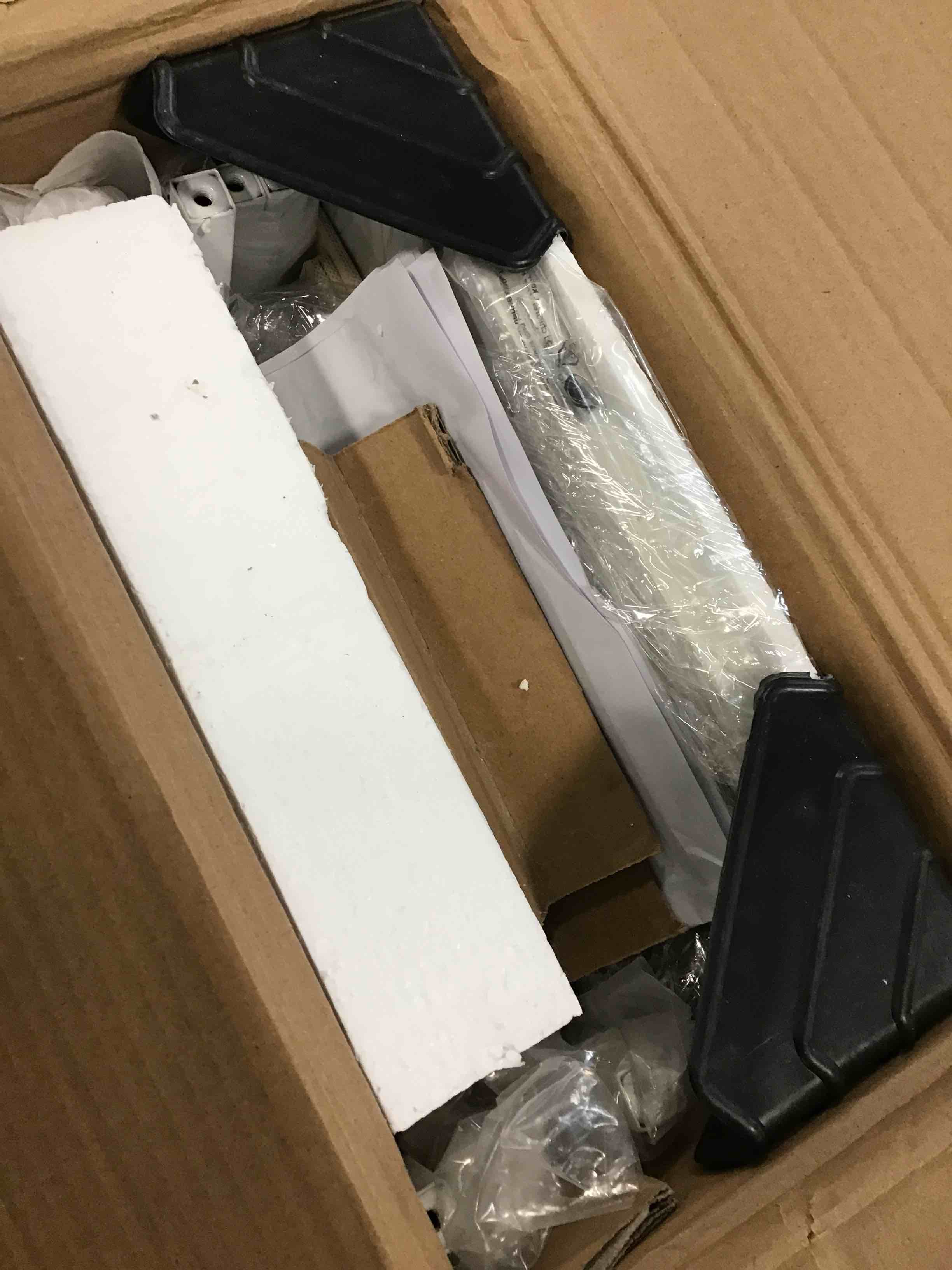 https://s3.amazonaws.com/lotting-images-prod/bidfta/YEL5771428_1706377155386.jpeg
