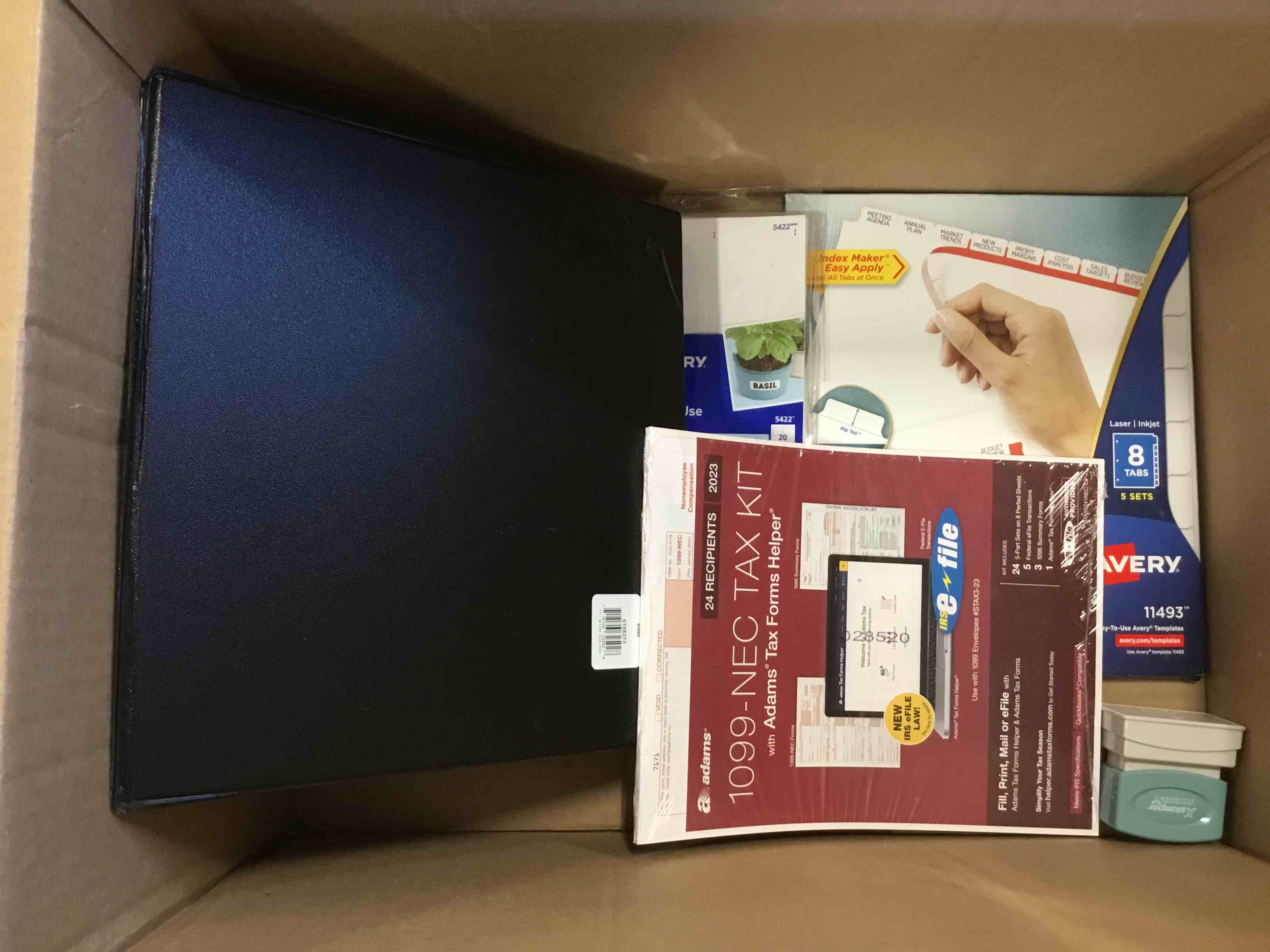 https://s3.amazonaws.com/lotting-images-prod/bidfta/YEL5773851_1707147082571.jpeg