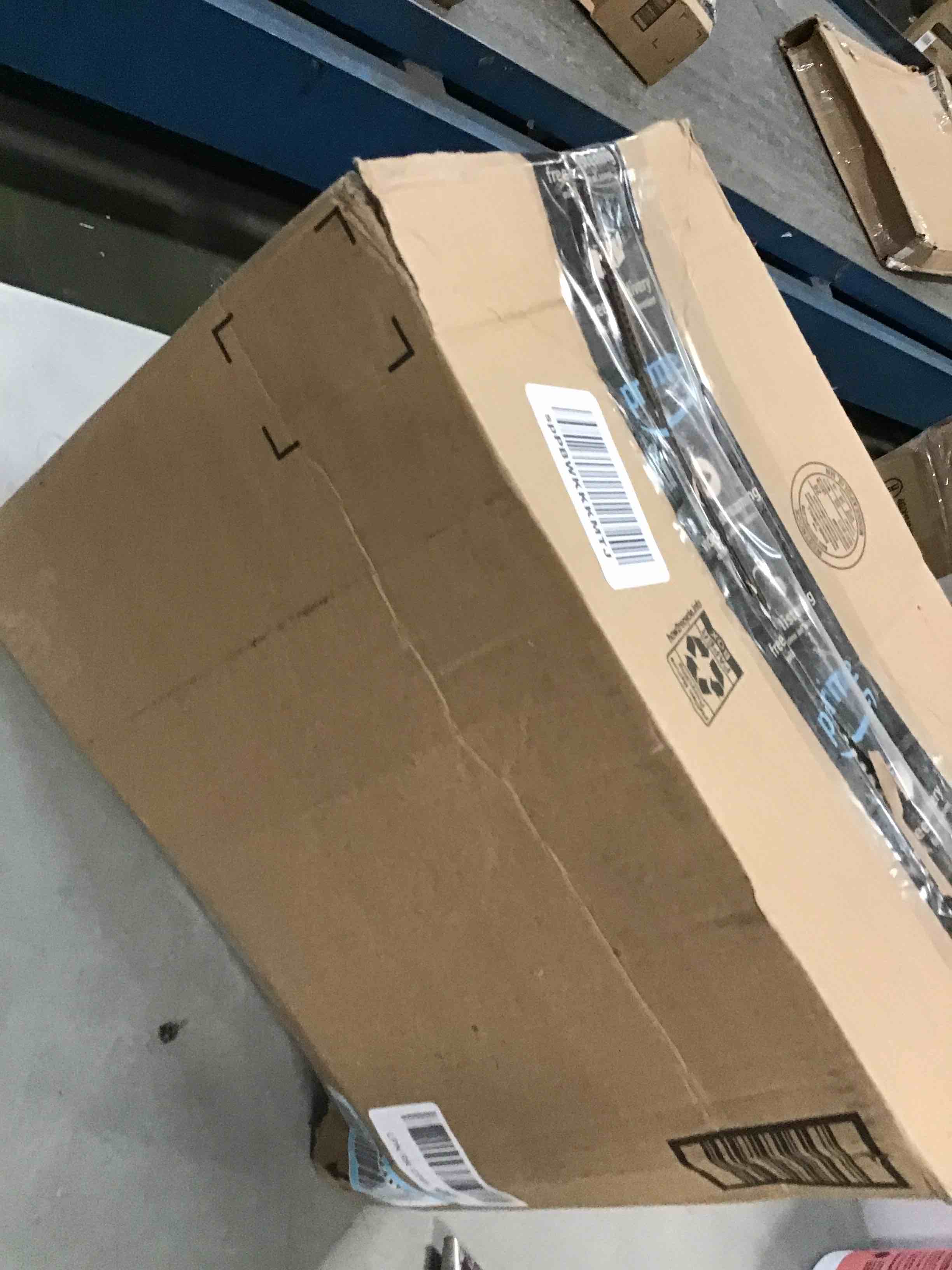 https://s3.amazonaws.com/lotting-images-prod/bidfta/YEL5774400_1706629288670.jpeg