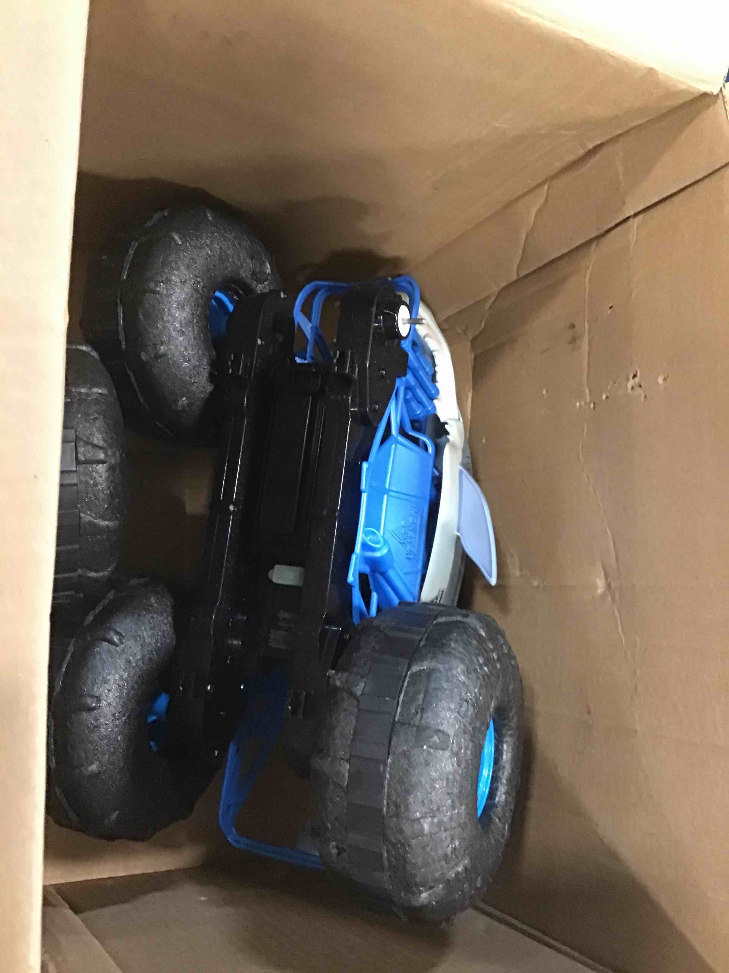 https://s3.amazonaws.com/lotting-images-prod/bidfta/YEL5774400_1706629301114.jpeg