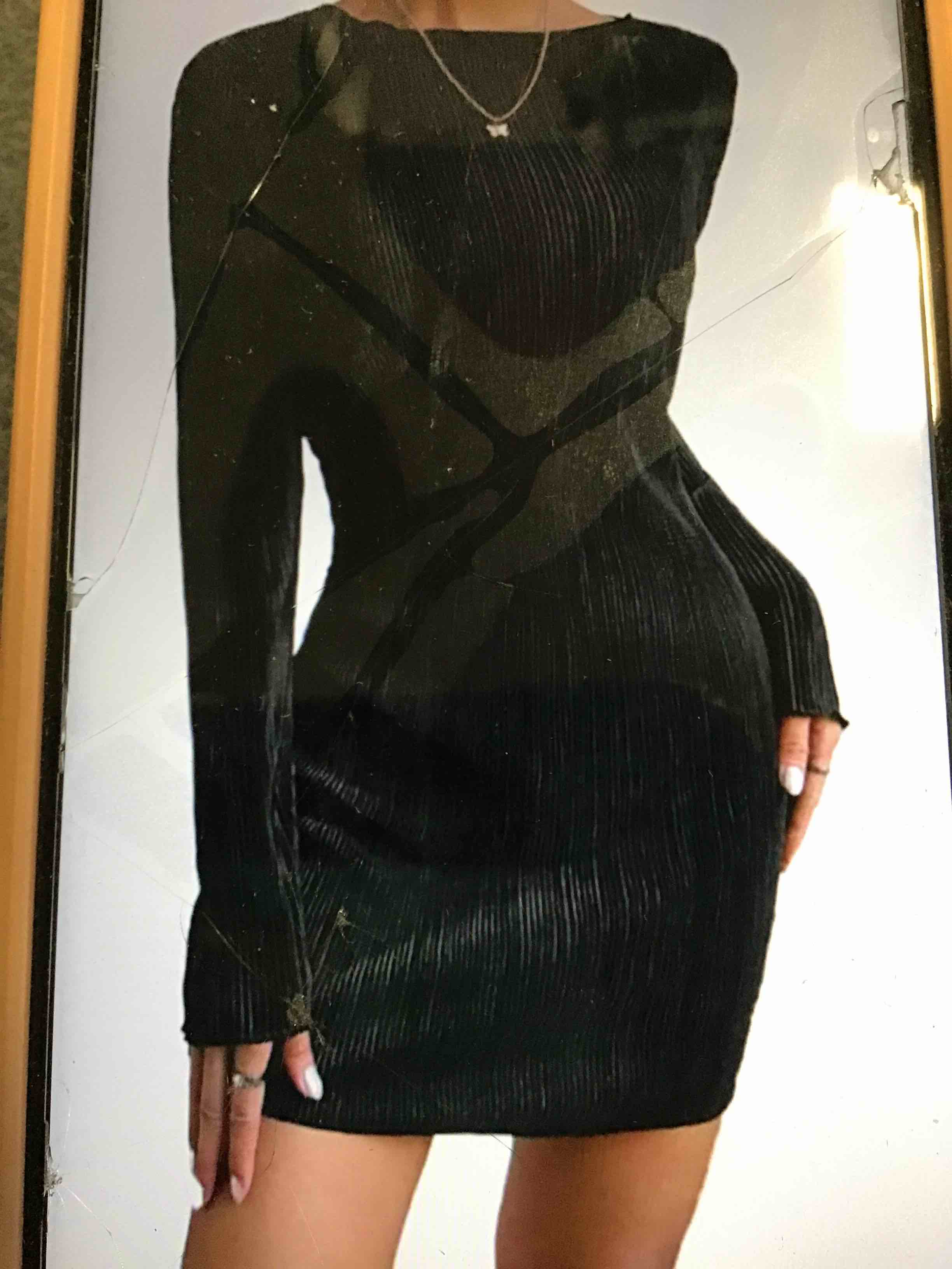 (Size M ). Women’s fitted ribbed knit mini dress with round neck and long sleeves Black