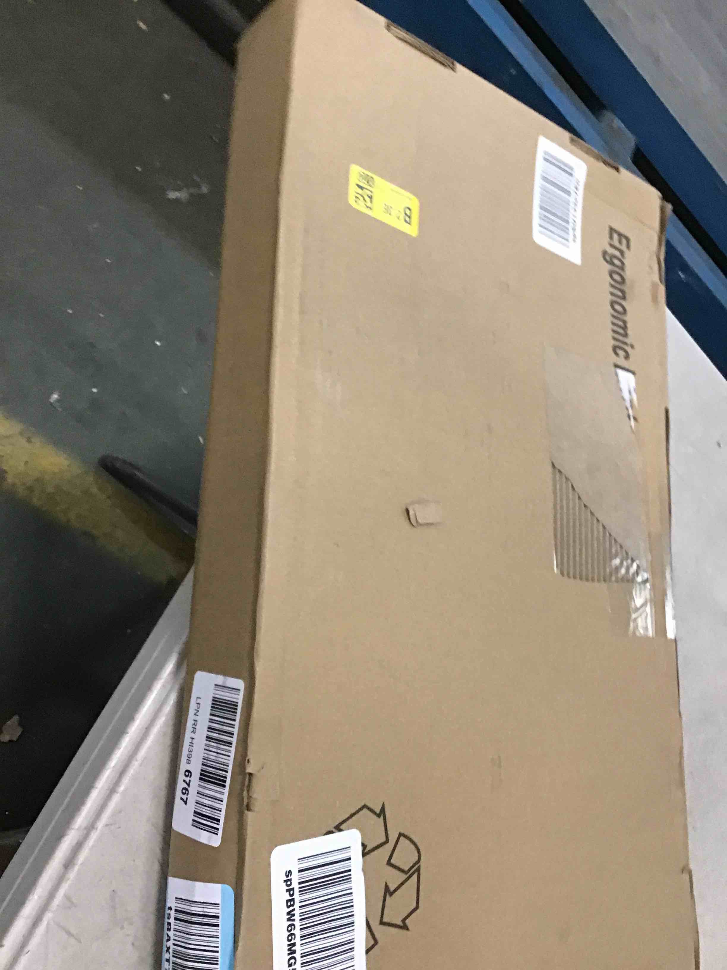 https://s3.amazonaws.com/lotting-images-prod/bidfta/YEL5775344_1706811318563.jpeg