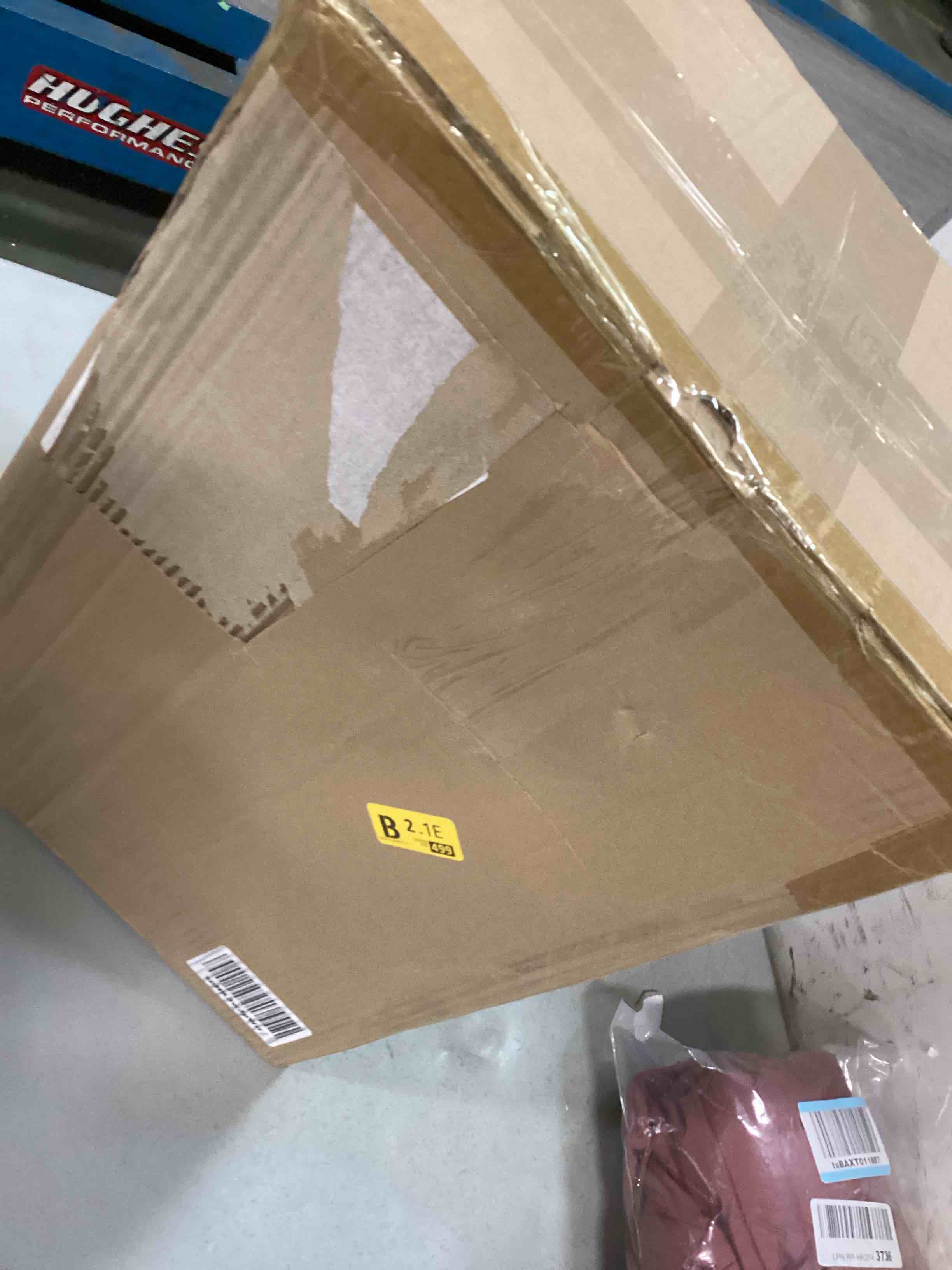 https://s3.amazonaws.com/lotting-images-prod/bidfta/YEL5776325_1708186709855.jpeg