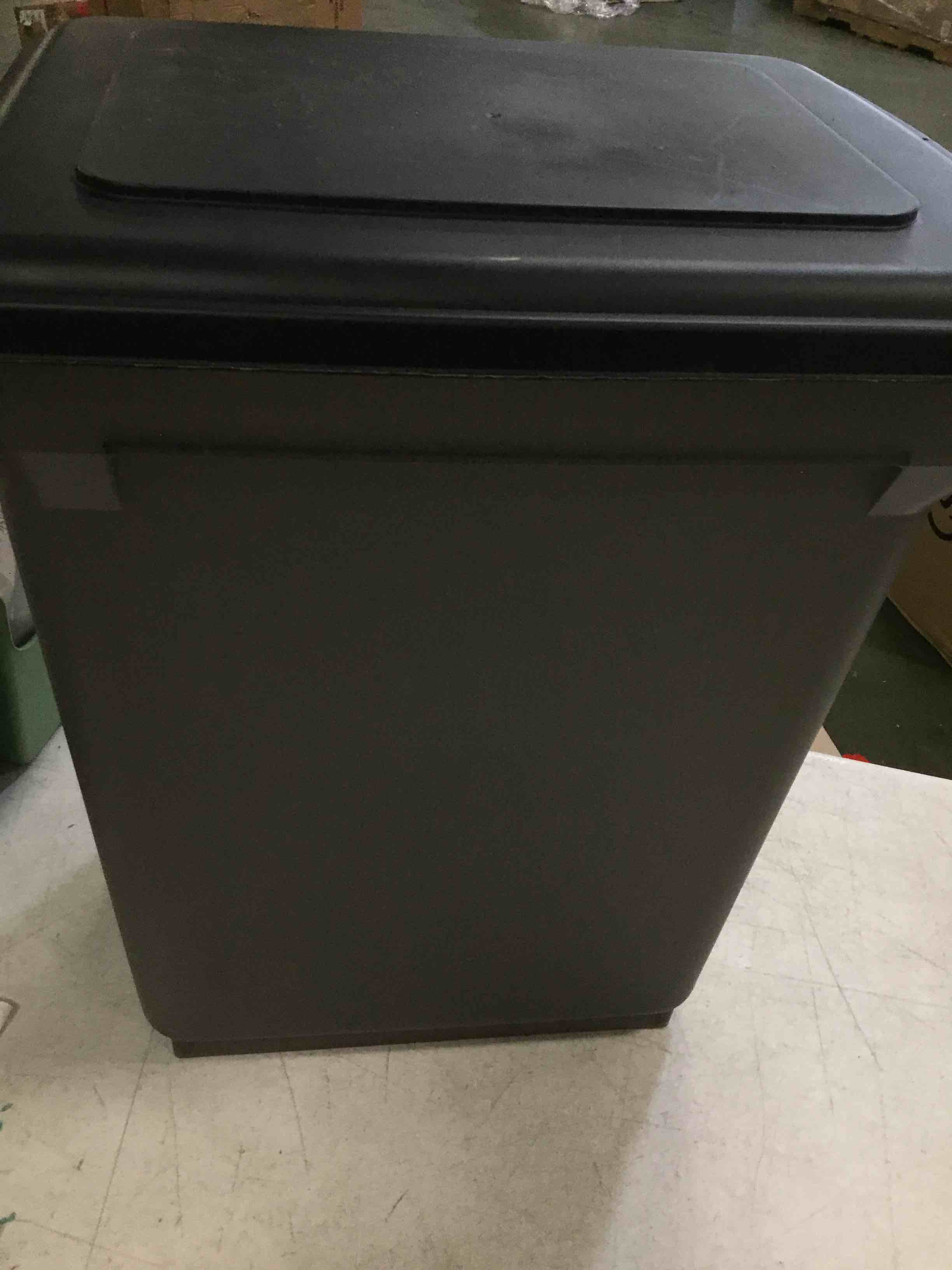 https://s3.amazonaws.com/lotting-images-prod/bidfta/YEL5776611_1708715517344.jpeg