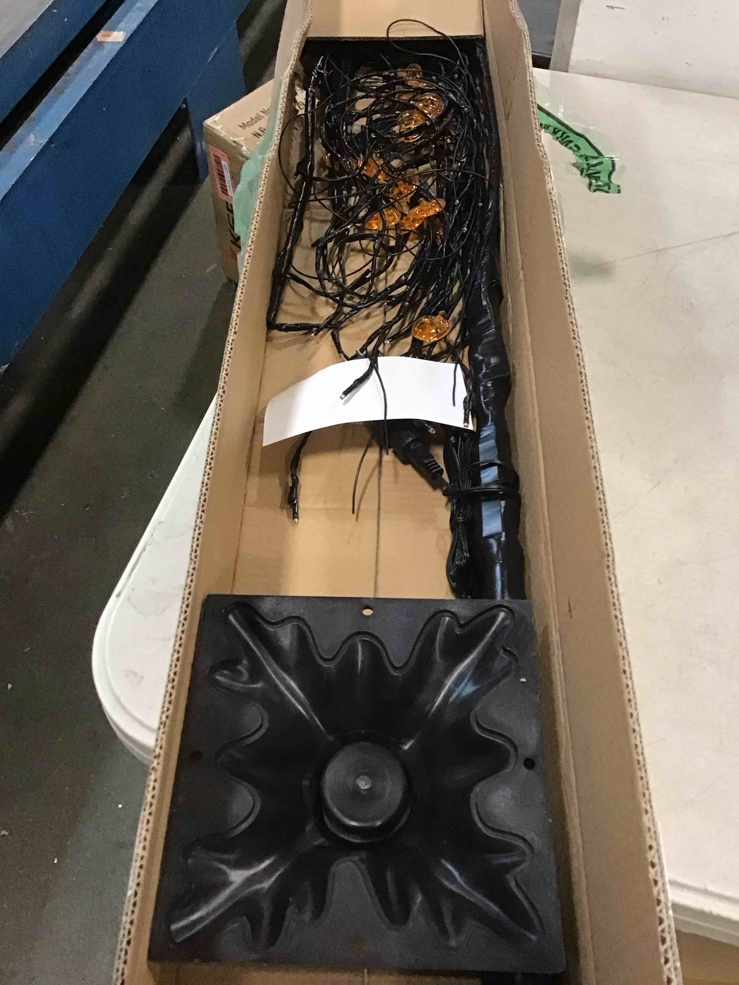 https://s3.amazonaws.com/lotting-images-prod/bidfta/YEL5777009_1706216344990.jpeg