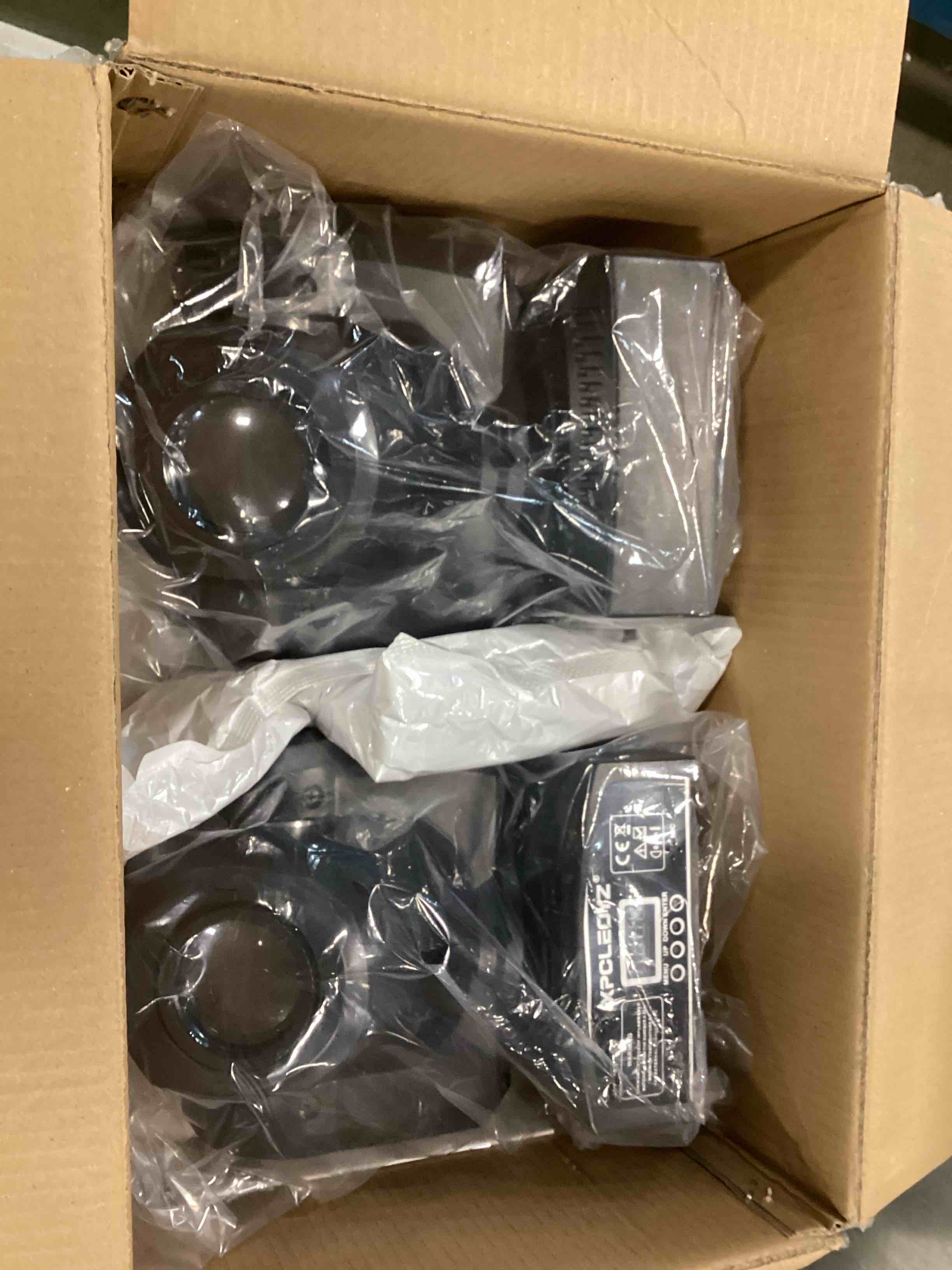 https://s3.amazonaws.com/lotting-images-prod/bidfta/YEL5777704_1706362703405.jpeg
