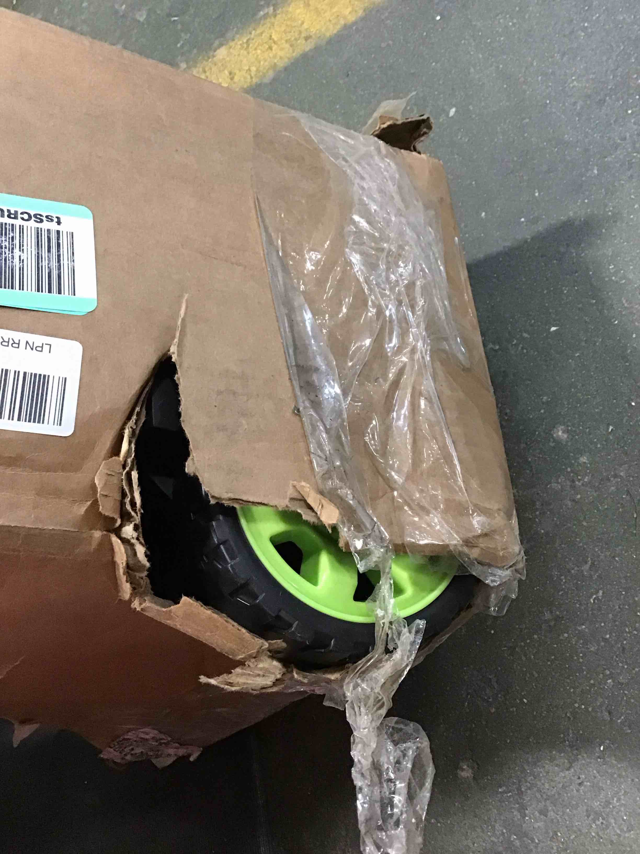 https://s3.amazonaws.com/lotting-images-prod/bidfta/YEL5777978_1706621709866.jpeg