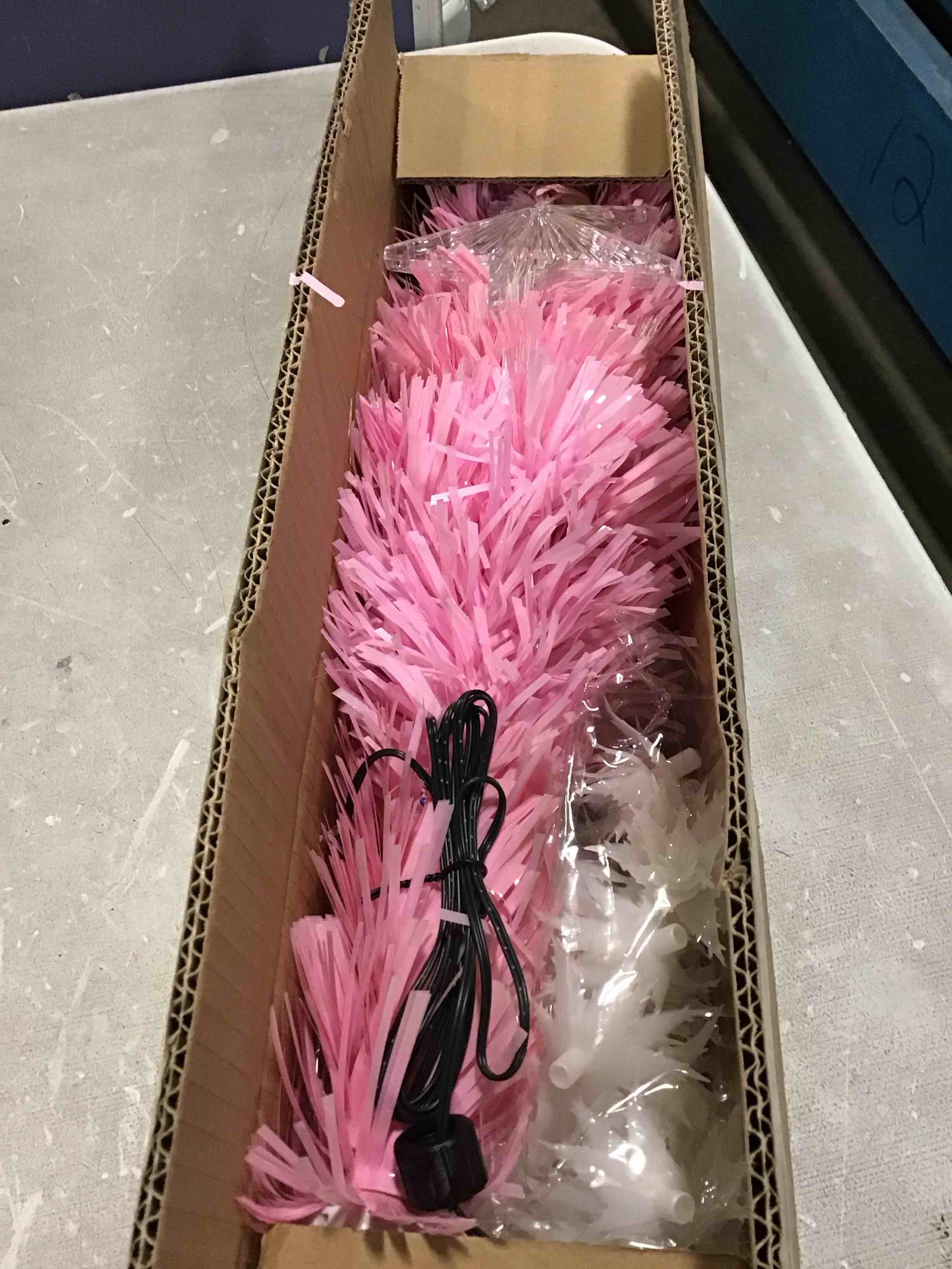 https://s3.amazonaws.com/lotting-images-prod/bidfta/YEL5778238_1706642245006.jpeg