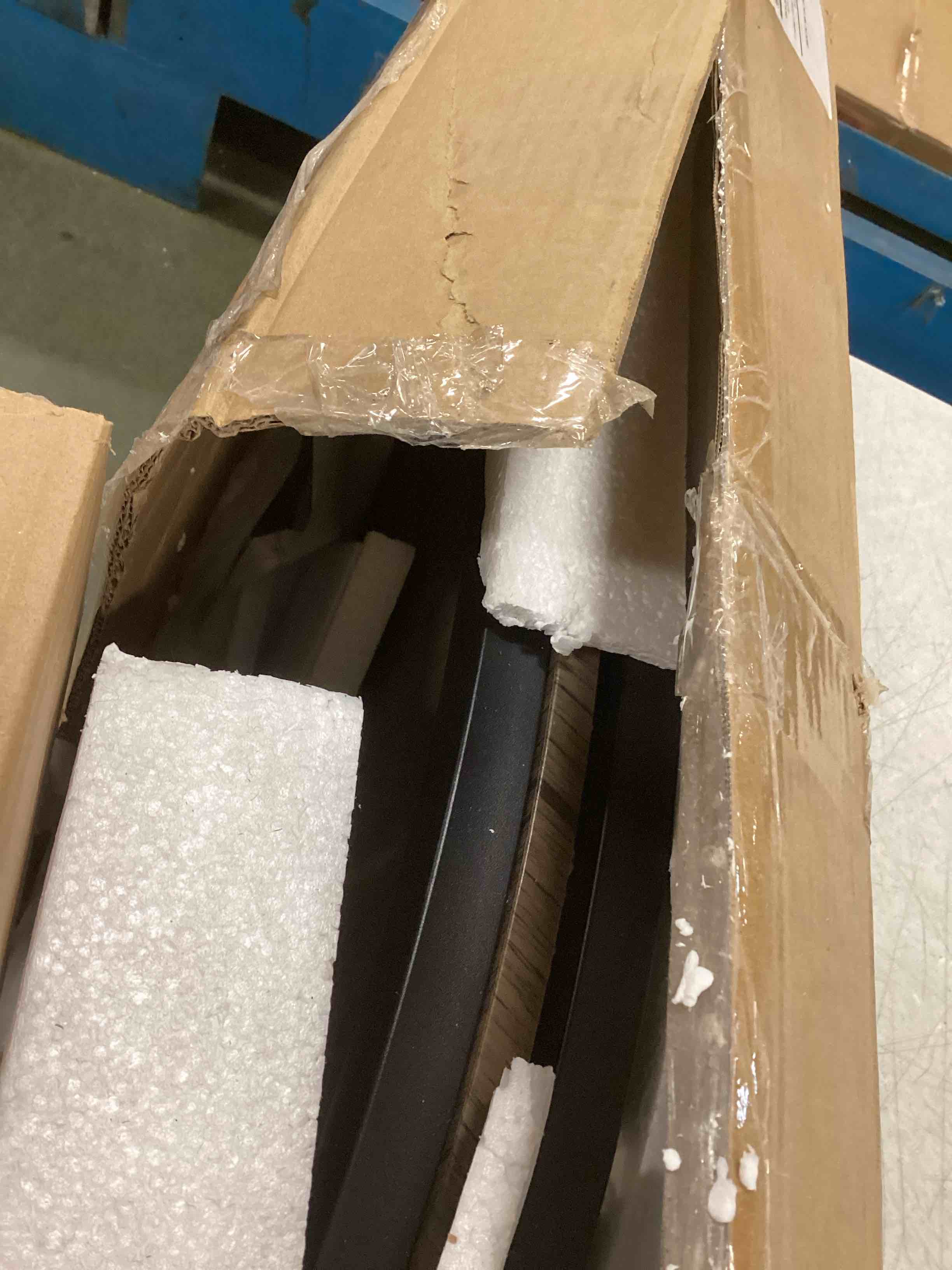 https://s3.amazonaws.com/lotting-images-prod/bidfta/YEL5779337_1706534454624.jpeg