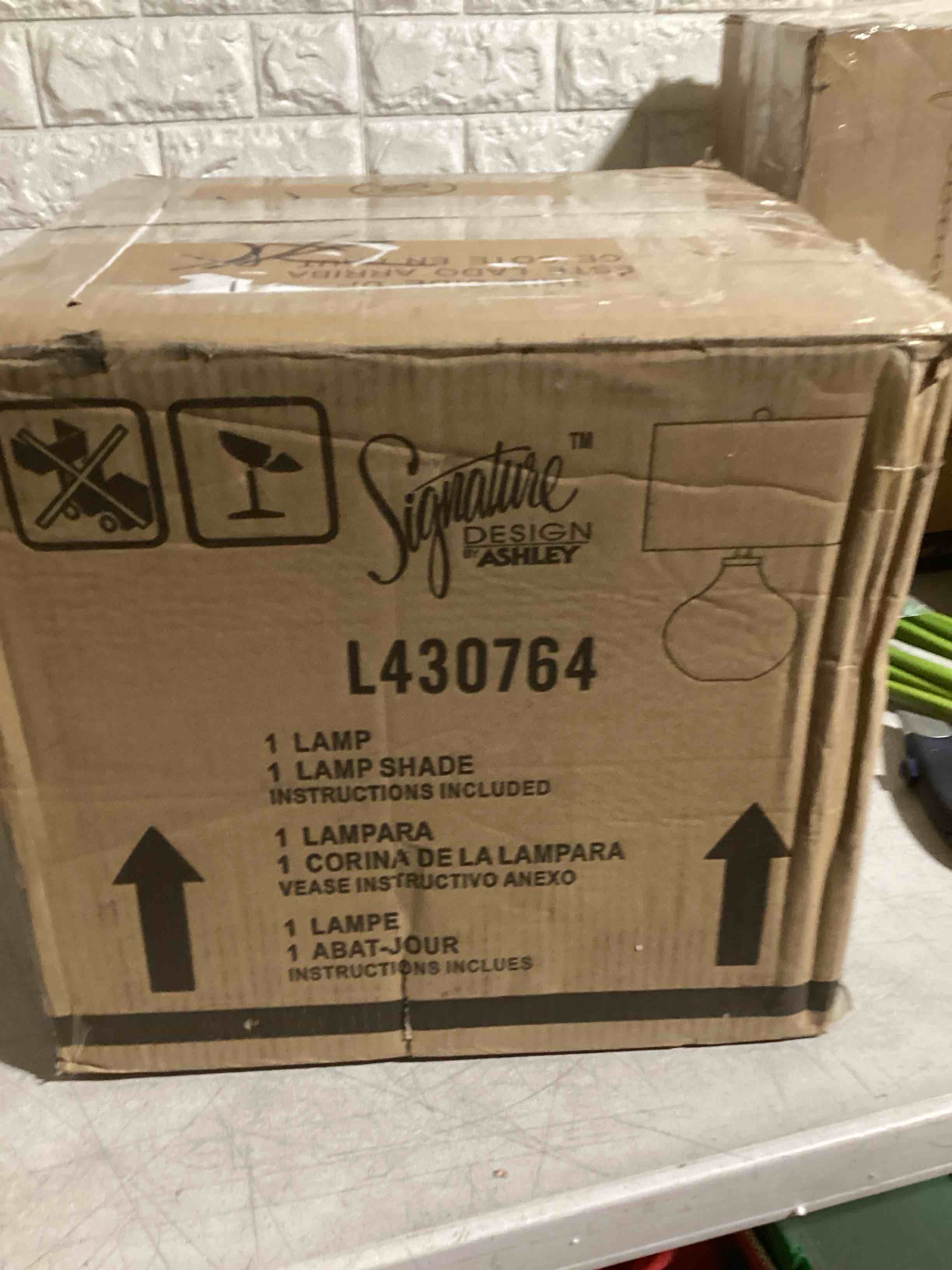 https://s3.amazonaws.com/lotting-images-prod/bidfta/YEL5780414_1707328842911.jpeg