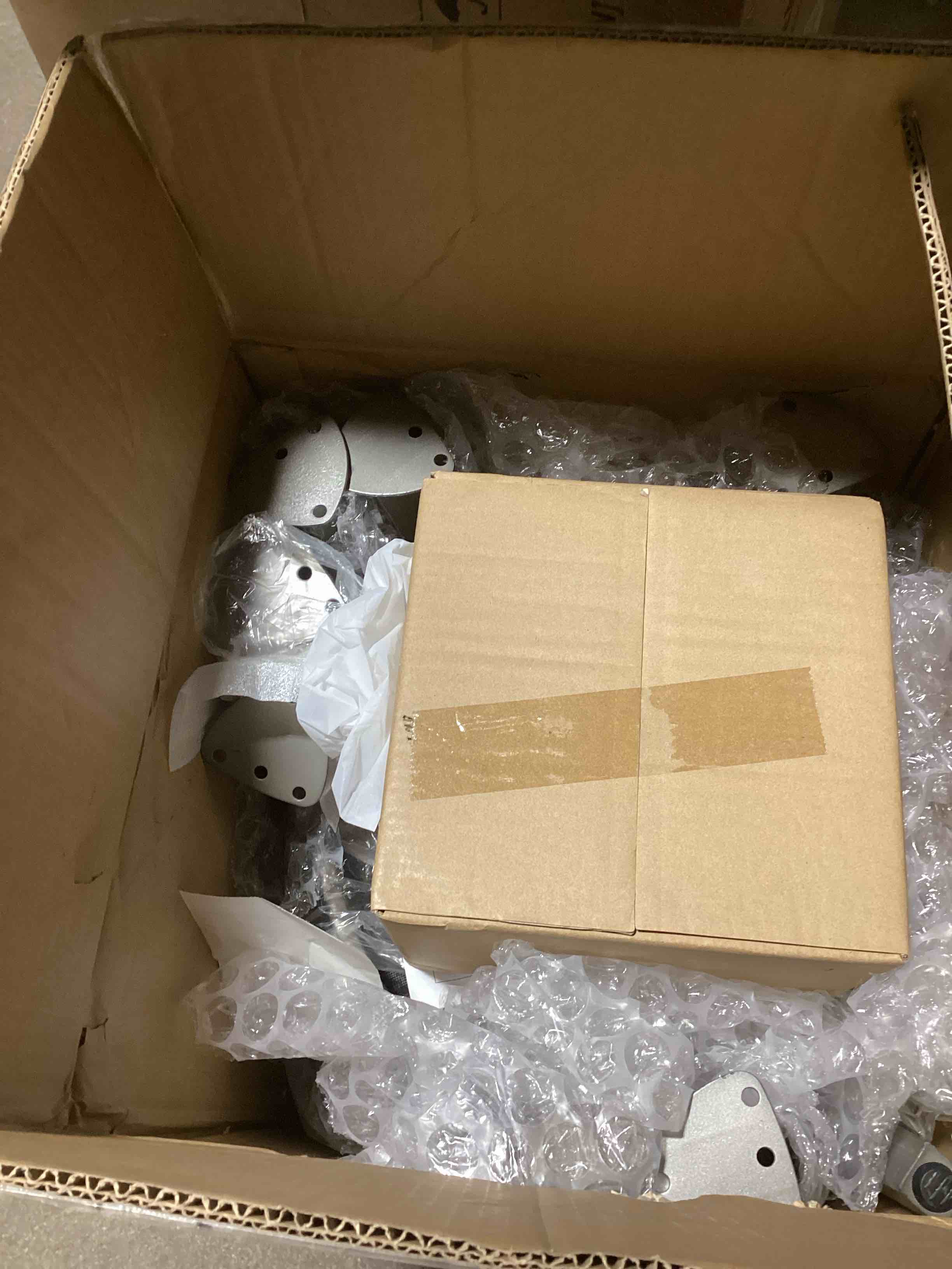 https://s3.amazonaws.com/lotting-images-prod/bidfta/YEL5780486_1707402959022.jpeg