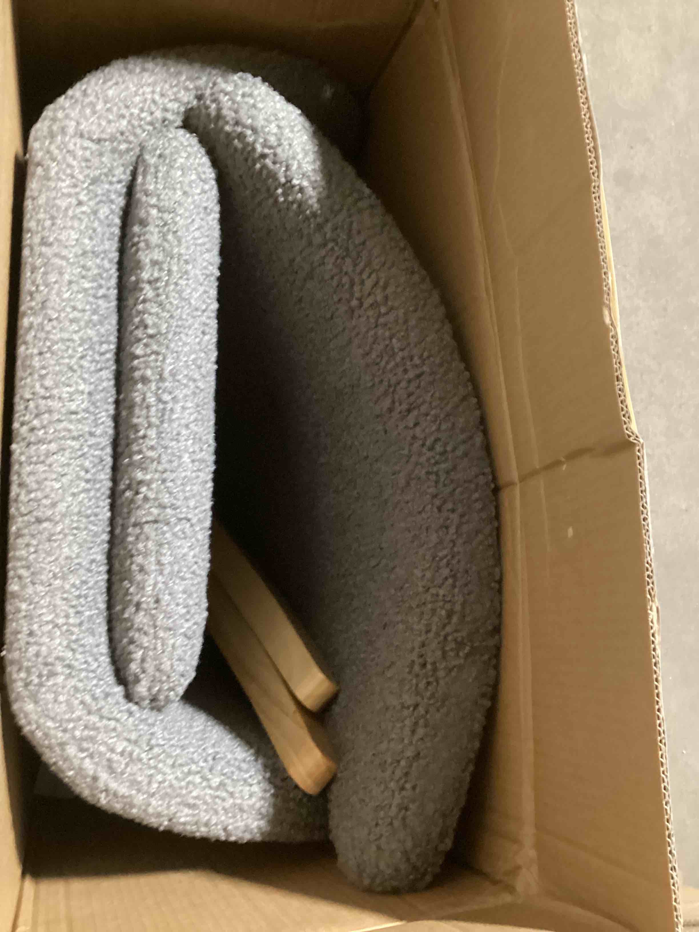 https://s3.amazonaws.com/lotting-images-prod/bidfta/YEL5780503_1707410448158.jpeg