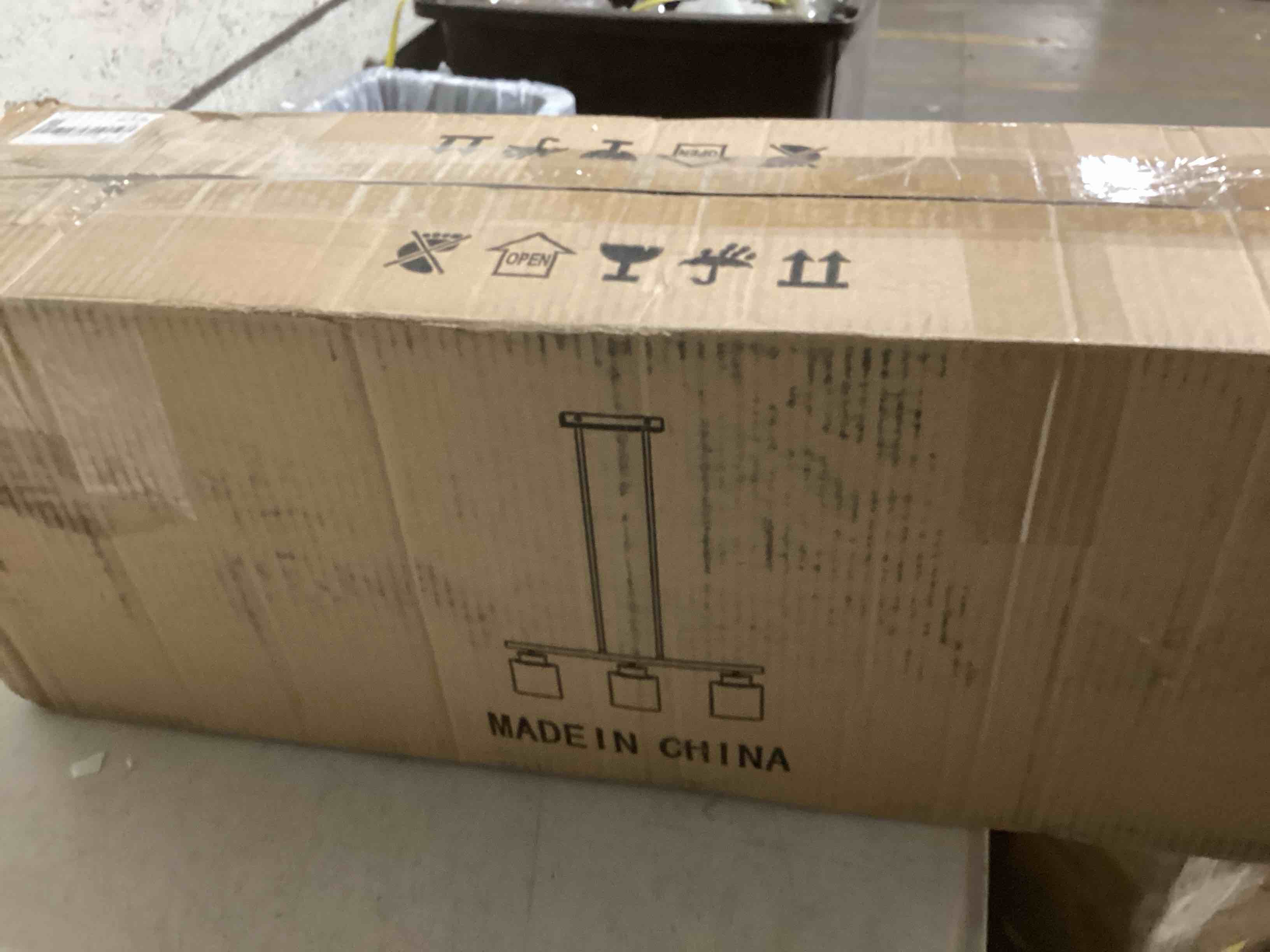 https://s3.amazonaws.com/lotting-images-prod/bidfta/YEL5780504_1707410779685.jpeg