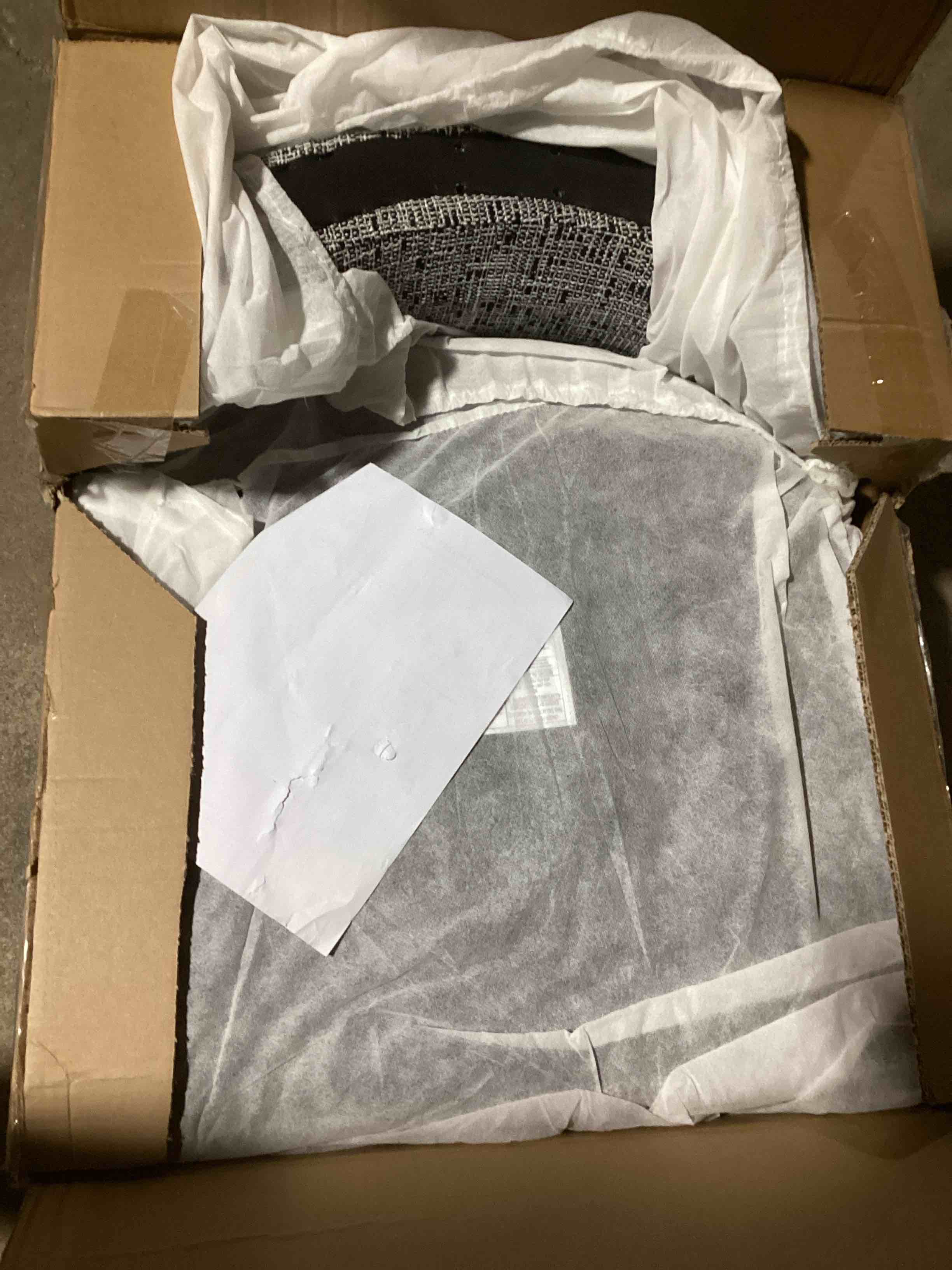 https://s3.amazonaws.com/lotting-images-prod/bidfta/YEL5780528_1707423752368.jpeg