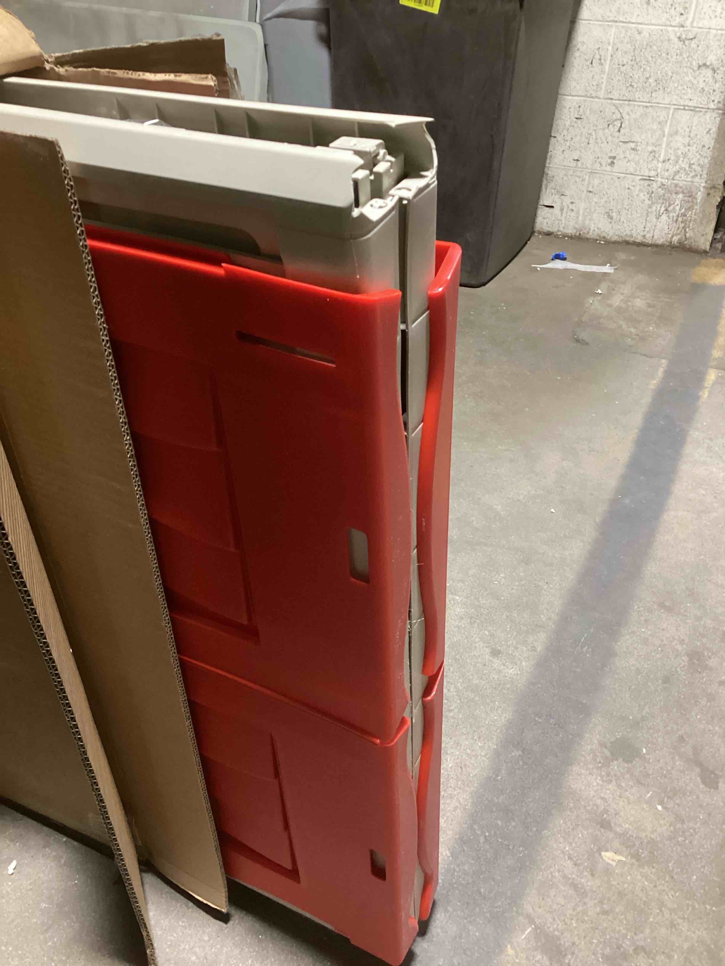 https://s3.amazonaws.com/lotting-images-prod/bidfta/YEL5780993_1708000565416.jpeg