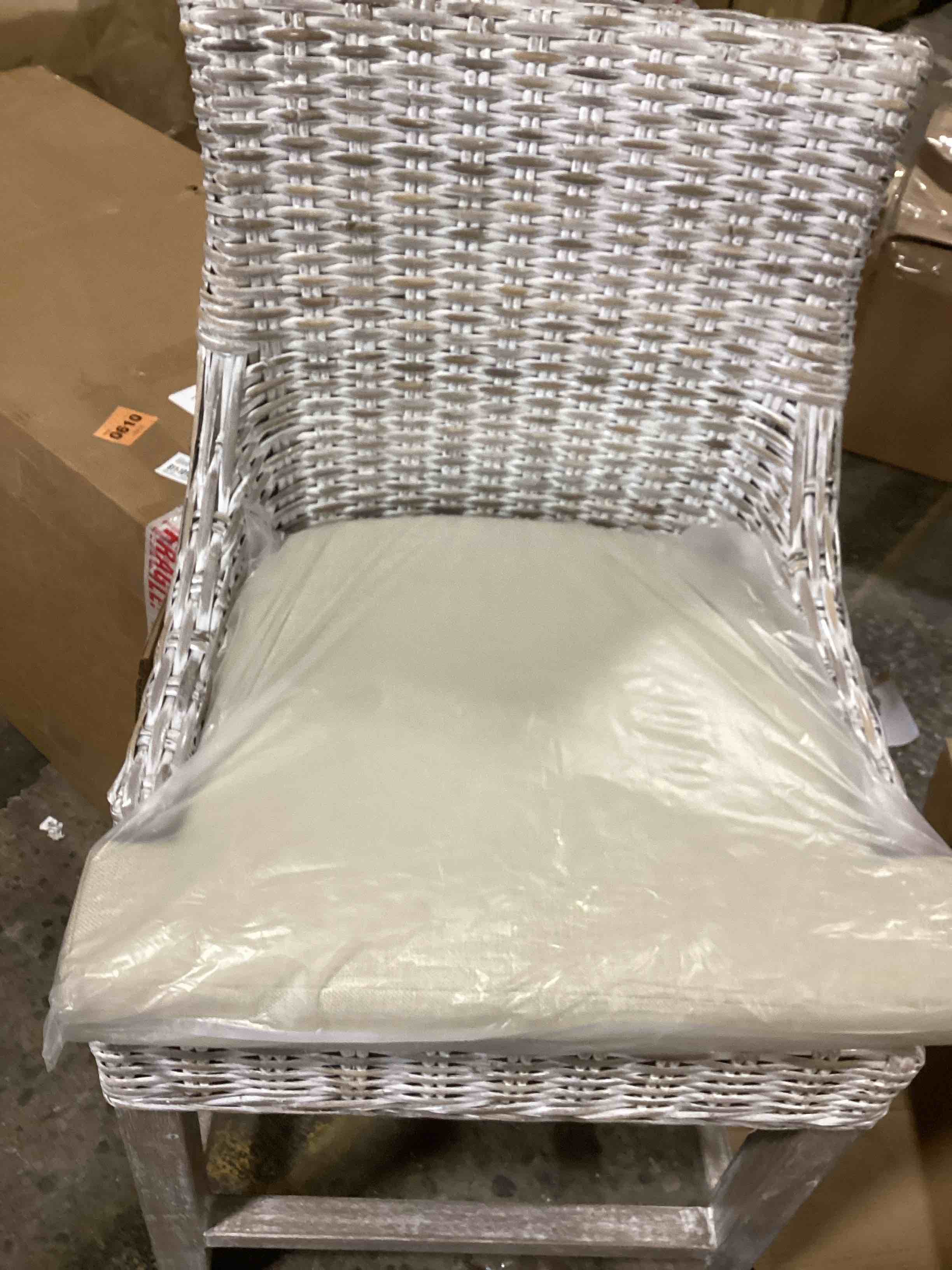 https://s3.amazonaws.com/lotting-images-prod/bidfta/YEL5782308_1710964324014.jpeg