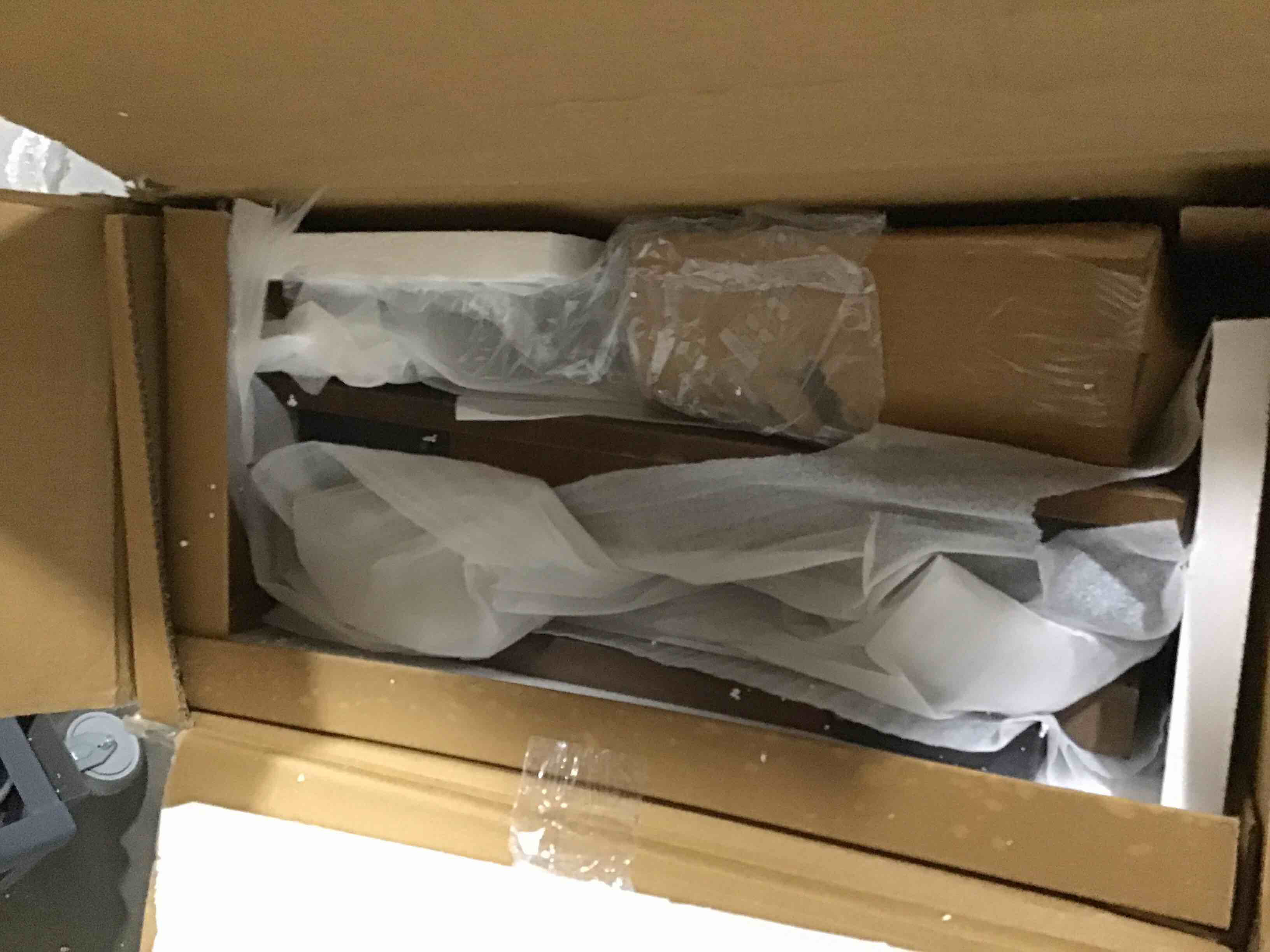 https://s3.amazonaws.com/lotting-images-prod/bidfta/YEL5784080_1710187428991.jpeg