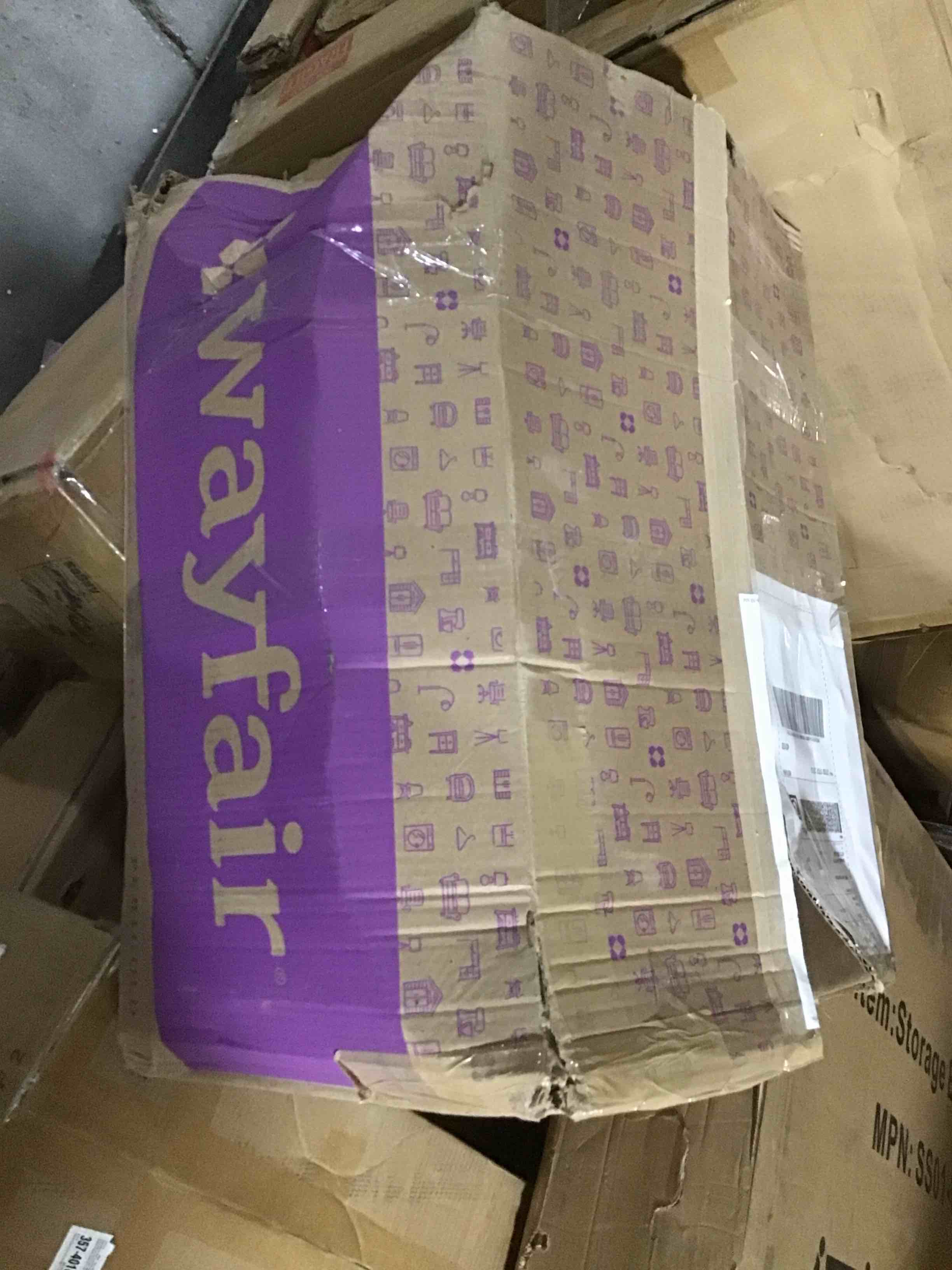 https://s3.amazonaws.com/lotting-images-prod/bidfta/YEL5786000_1709153044513.jpeg