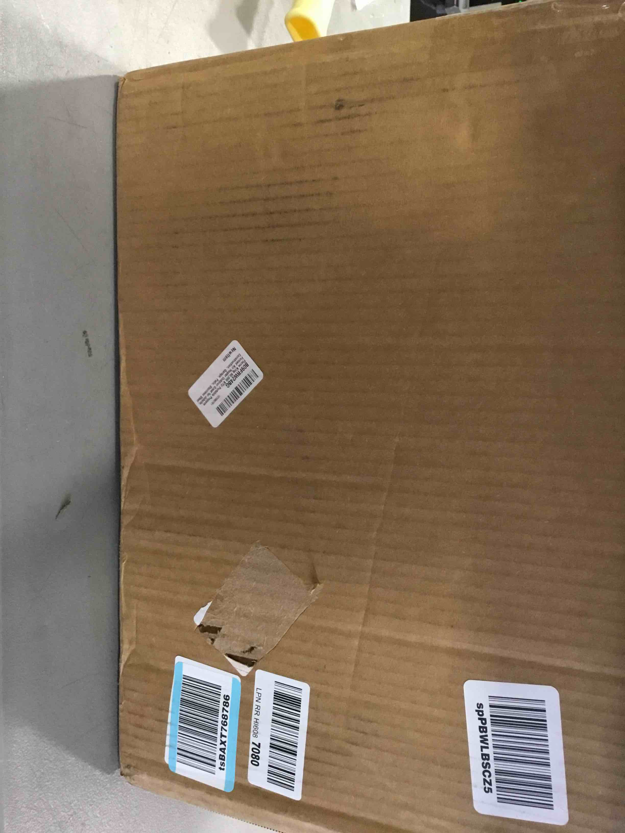 https://s3.amazonaws.com/lotting-images-prod/bidfta/YEL5792026_1705609826728.jpeg