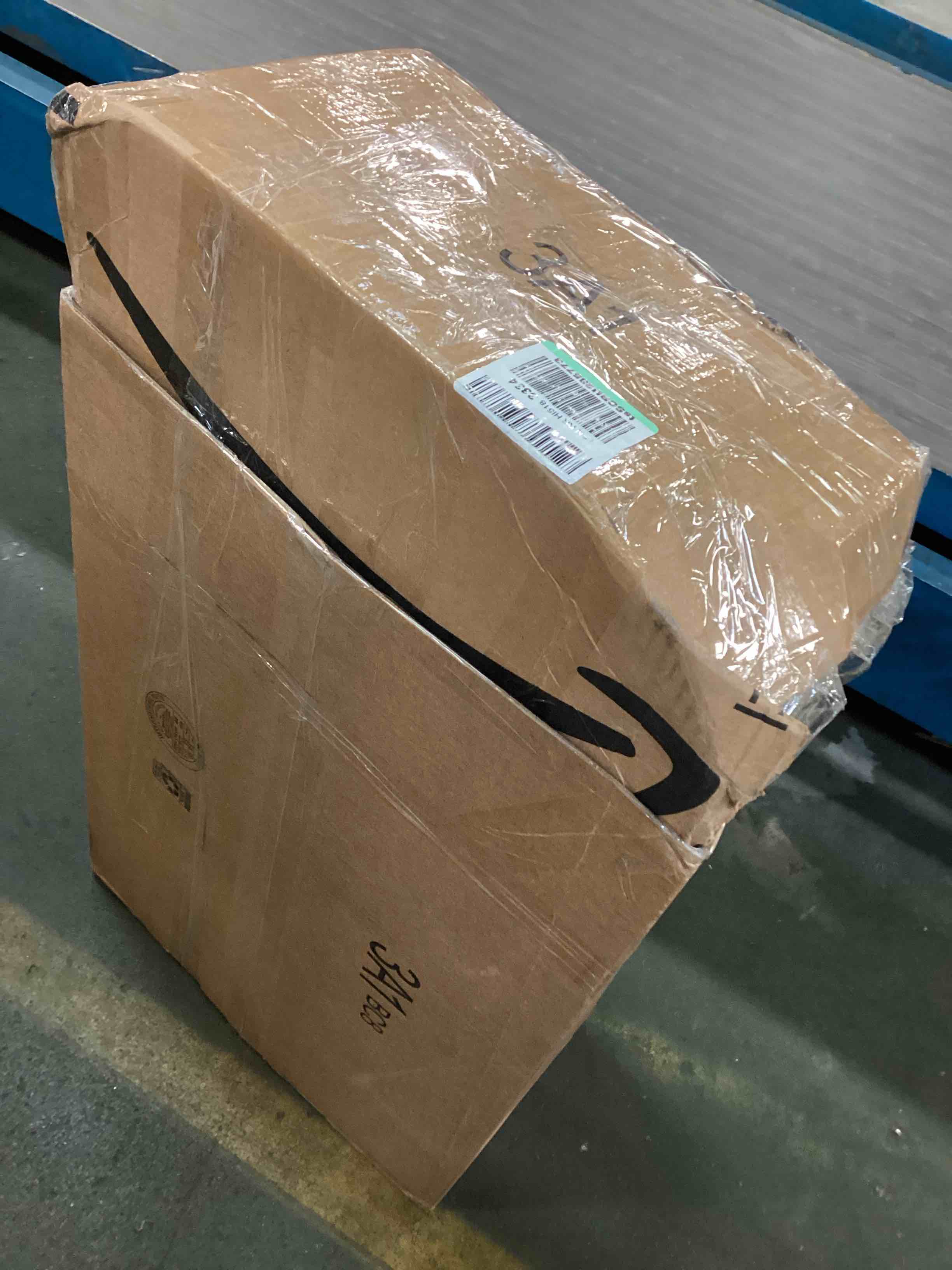 https://s3.amazonaws.com/lotting-images-prod/bidfta/YEL5795160_1706023701729.jpeg