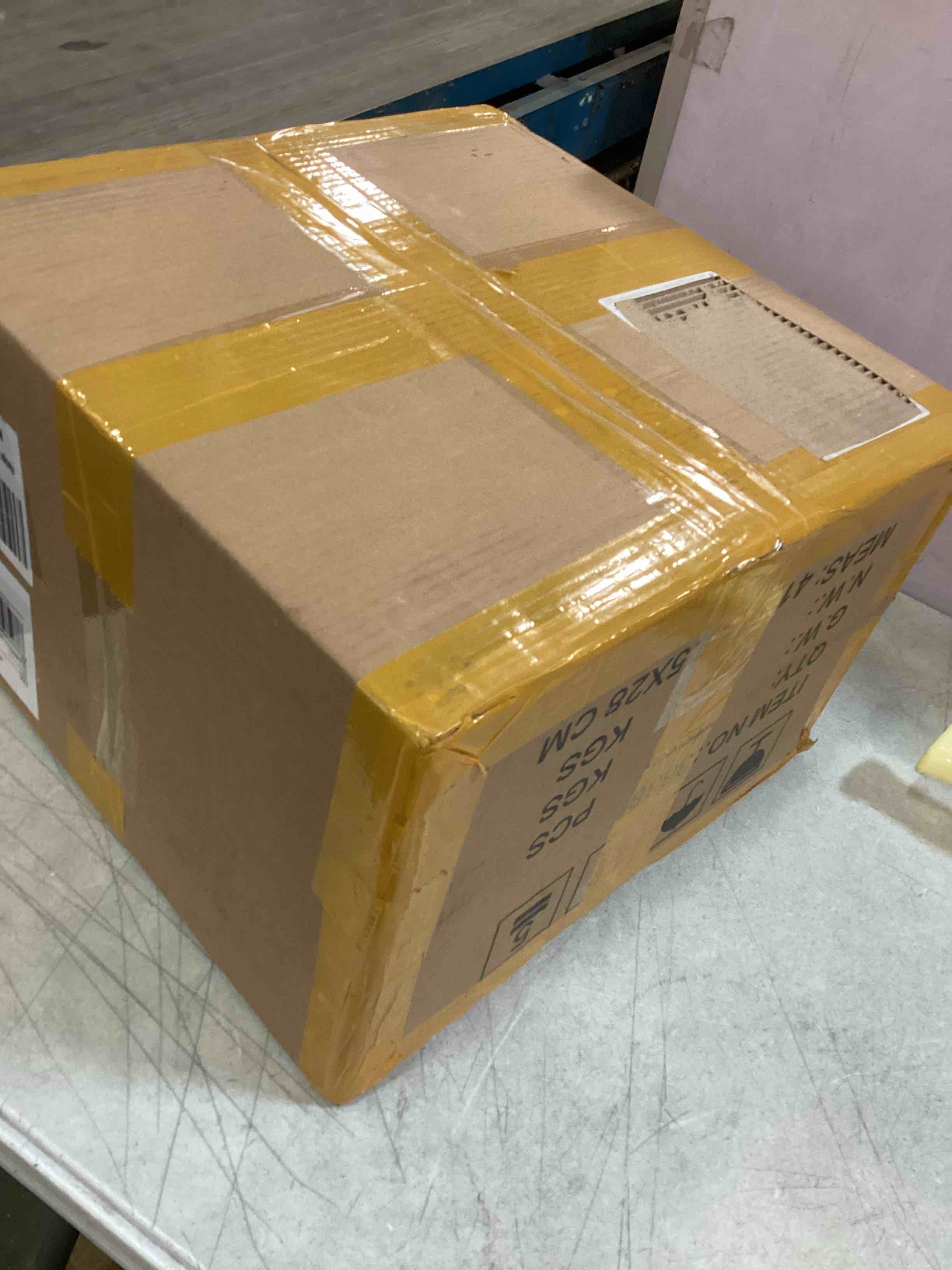 https://s3.amazonaws.com/lotting-images-prod/bidfta/YEL5795307_1706038376783.jpeg