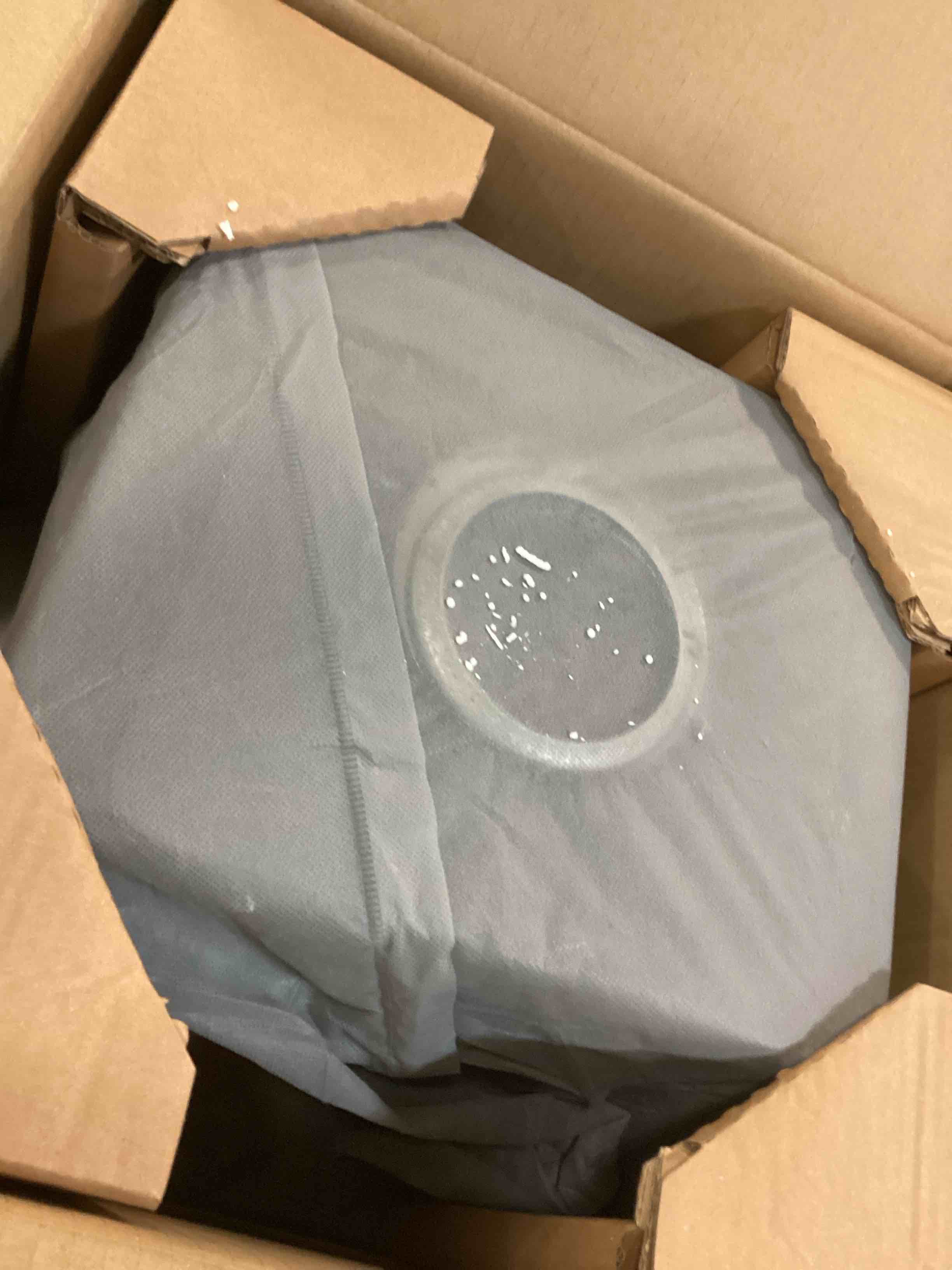 https://s3.amazonaws.com/lotting-images-prod/bidfta/YEL5795307_1706038390422.jpeg
