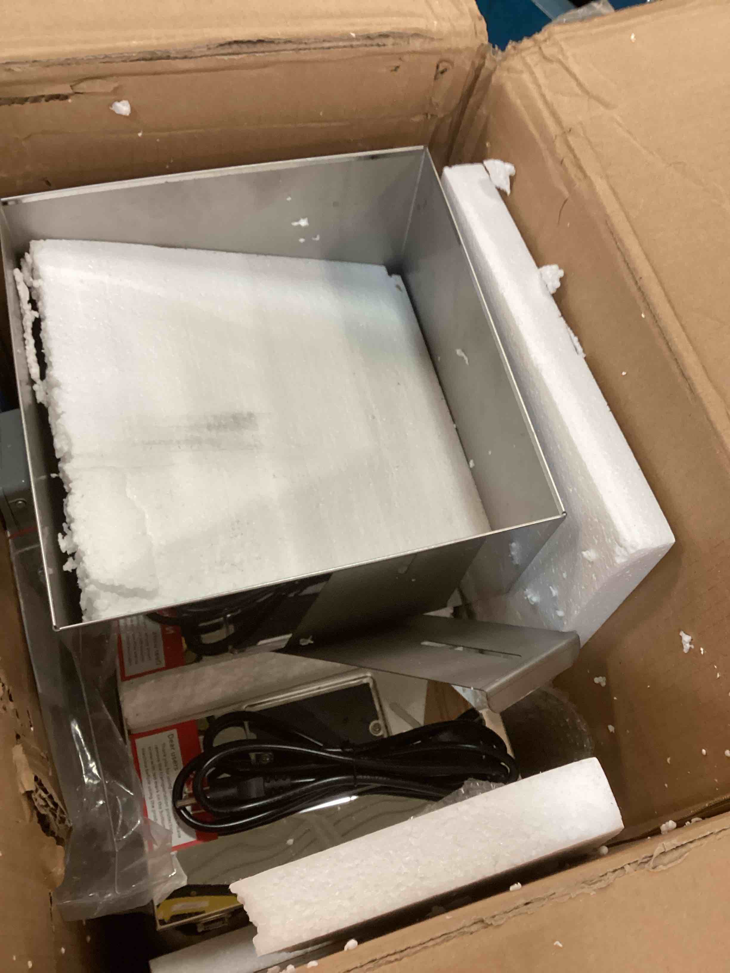 https://s3.amazonaws.com/lotting-images-prod/bidfta/YEL5795327_1706041465660.jpeg