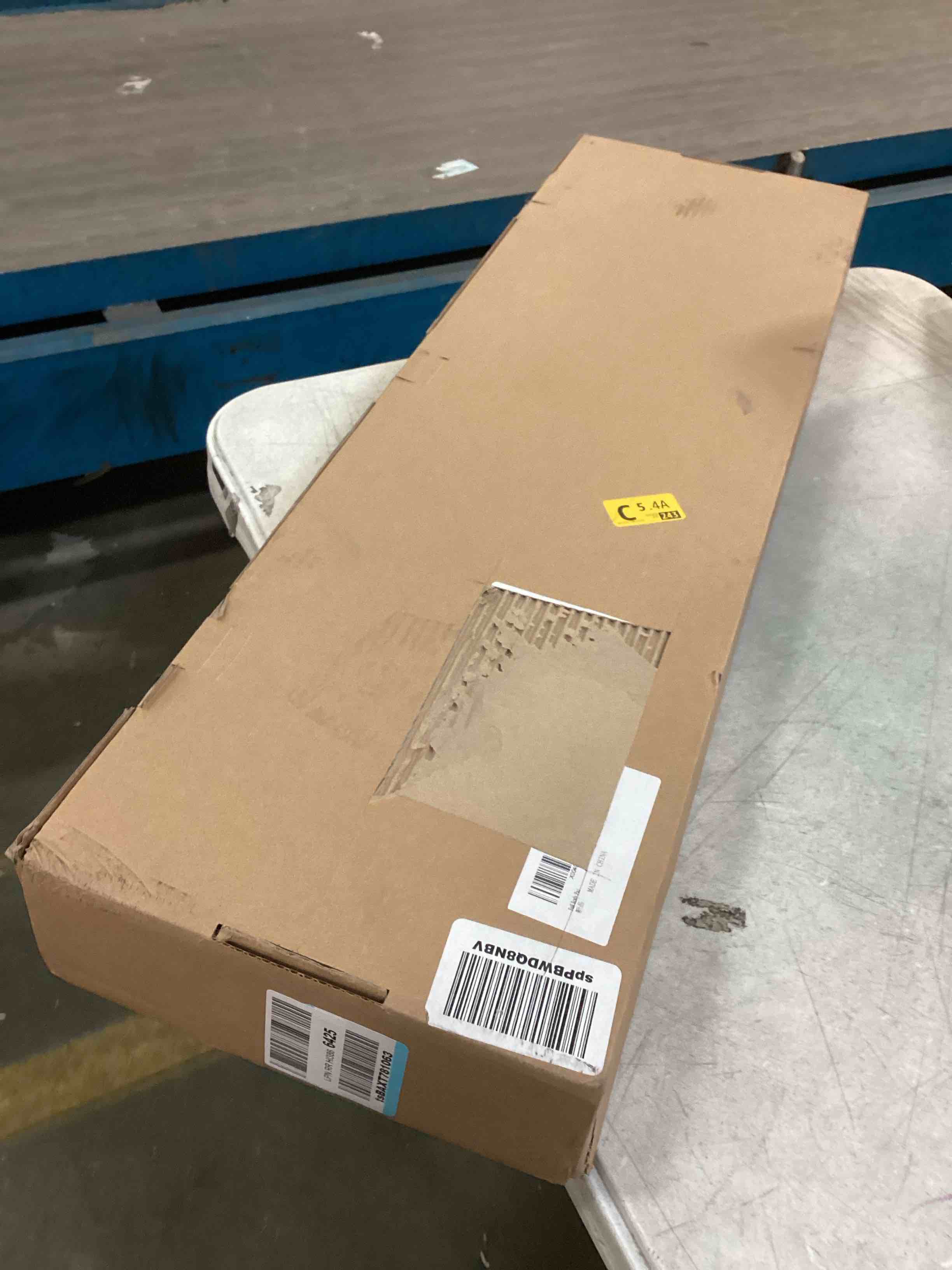 https://s3.amazonaws.com/lotting-images-prod/bidfta/YEL5795328_1706041503003.jpeg
