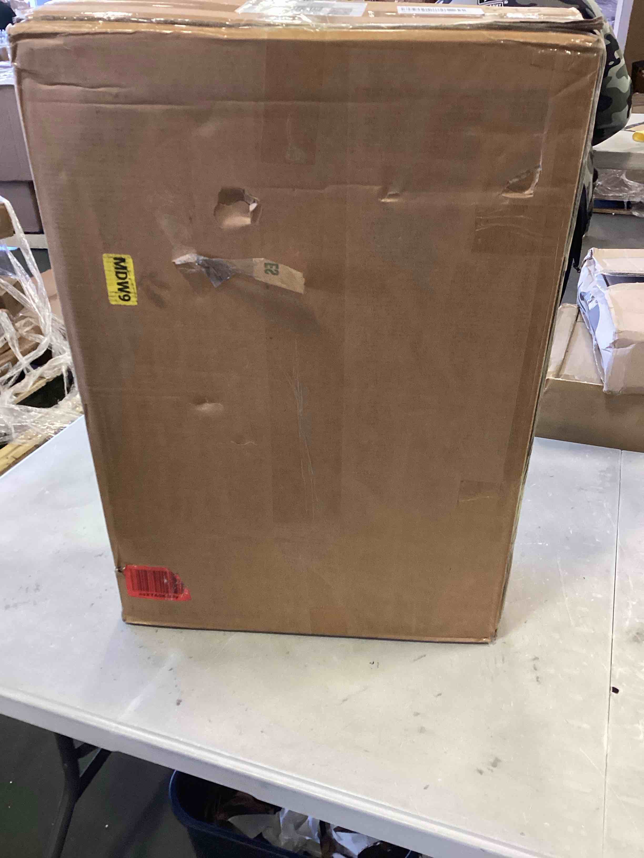 https://s3.amazonaws.com/lotting-images-prod/bidfta/YEL5796845_1705949002147.jpeg