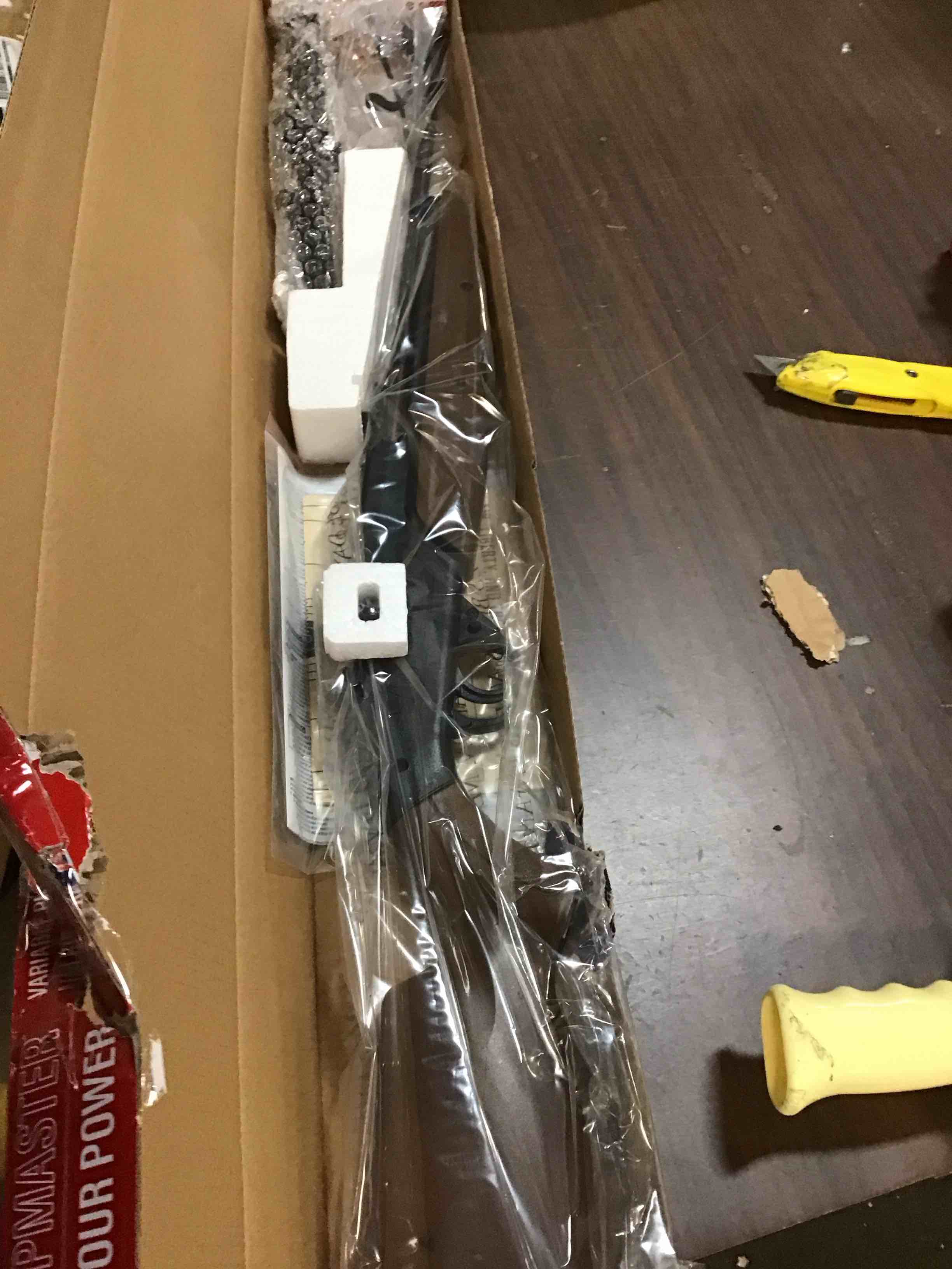 https://s3.amazonaws.com/lotting-images-prod/bidfta/YEL5797310_1706969732640.jpeg