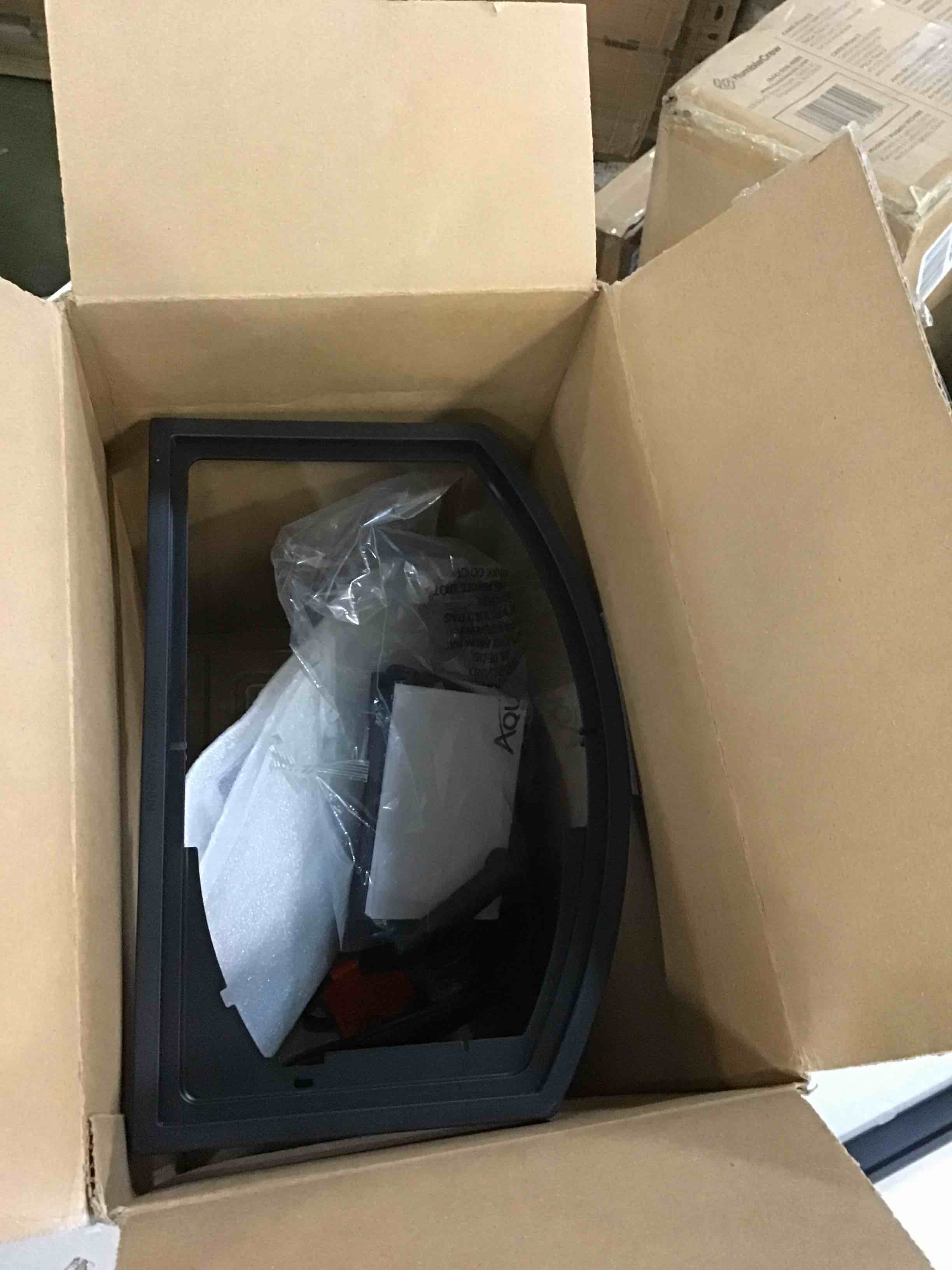 https://s3.amazonaws.com/lotting-images-prod/bidfta/YEL5797601_1707148843805.jpeg
