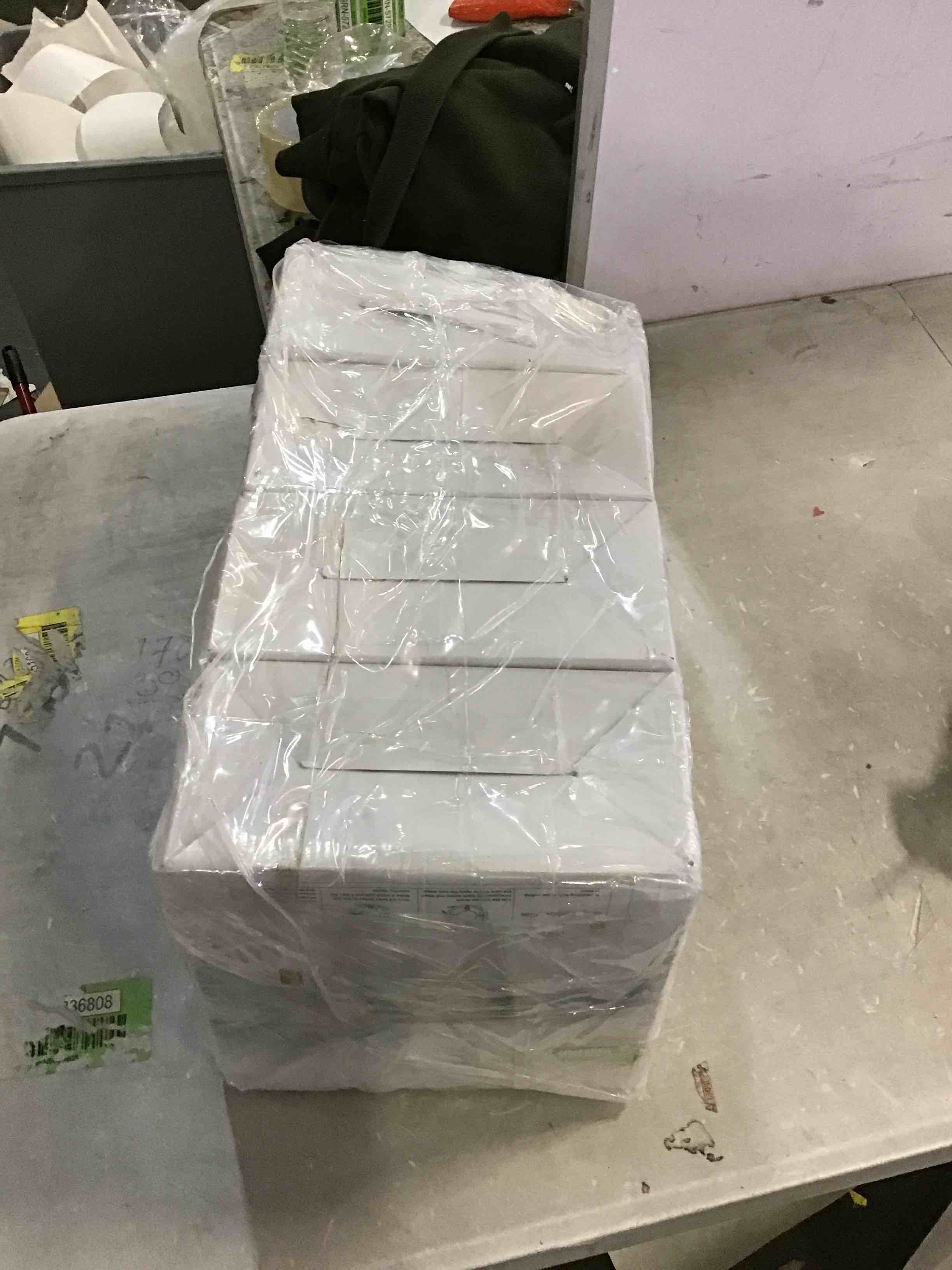 https://s3.amazonaws.com/lotting-images-prod/bidfta/YEL5797694_1707161443160.jpeg