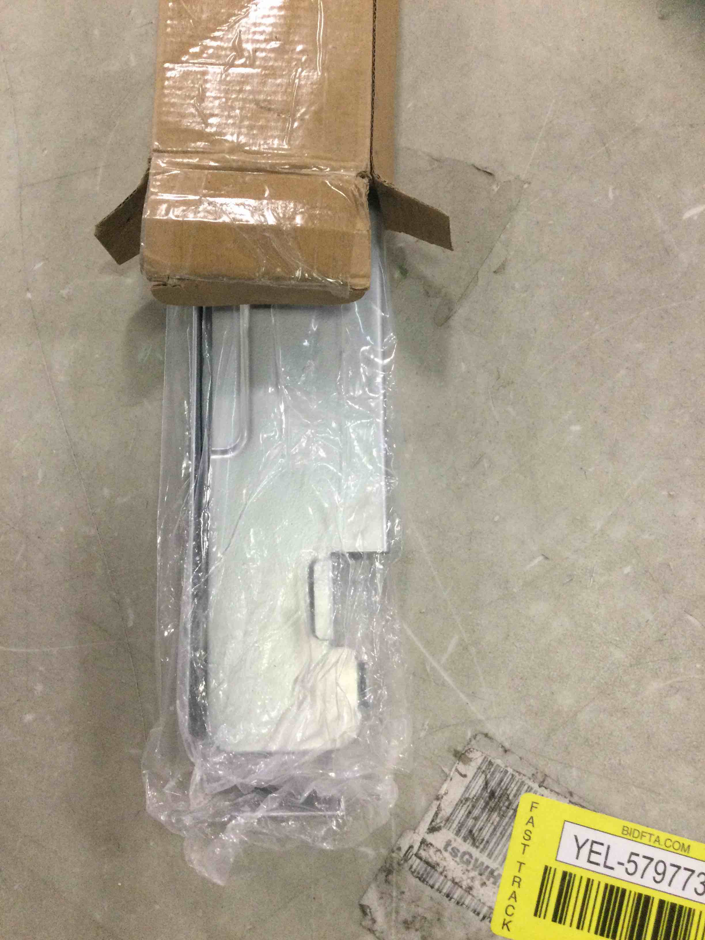 https://s3.amazonaws.com/lotting-images-prod/bidfta/YEL5797744_1707226416949.jpeg