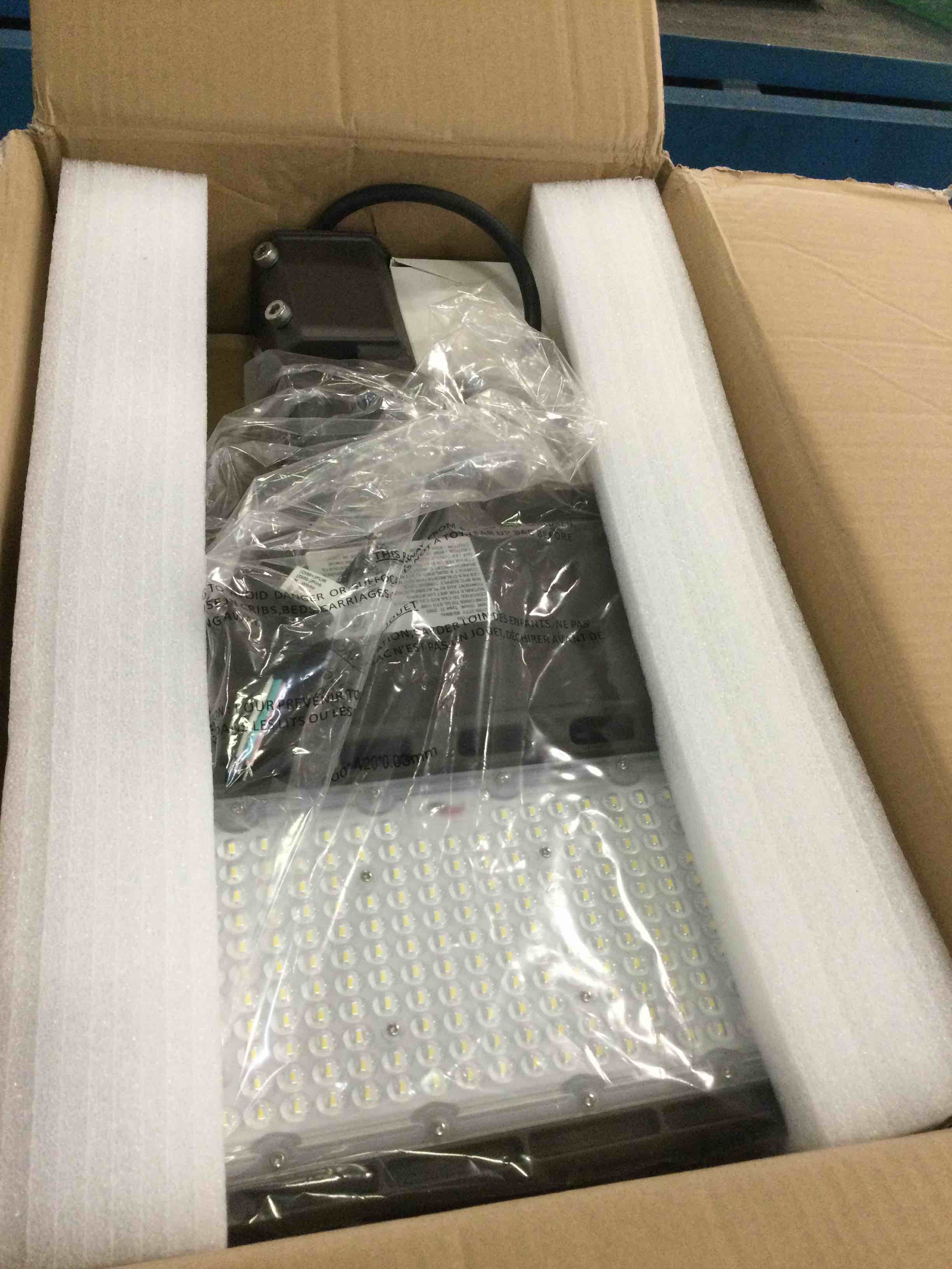 https://s3.amazonaws.com/lotting-images-prod/bidfta/YEL5797862_1707248234414.jpeg