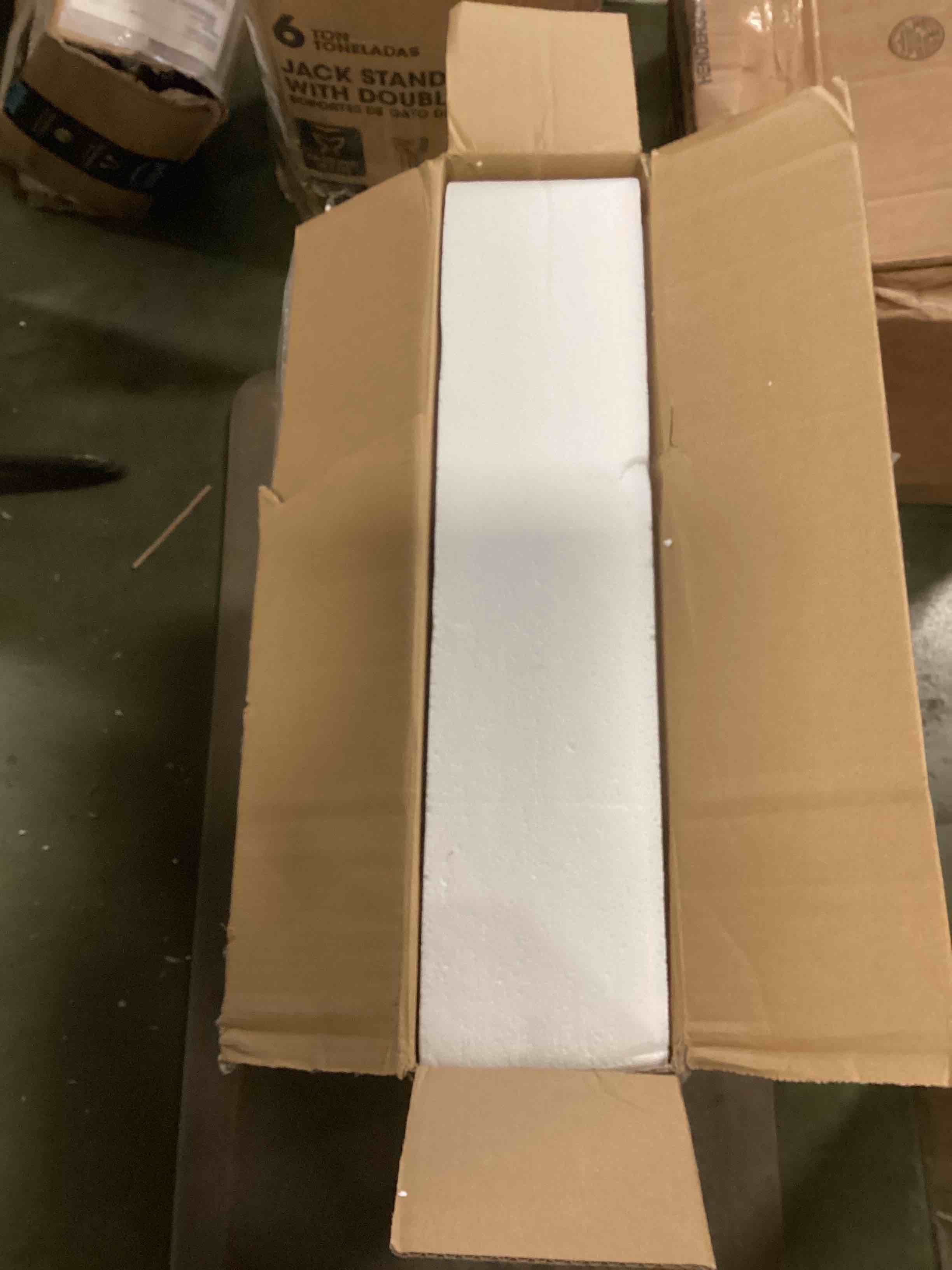 https://s3.amazonaws.com/lotting-images-prod/bidfta/YEL5798639_1706114842402.jpeg