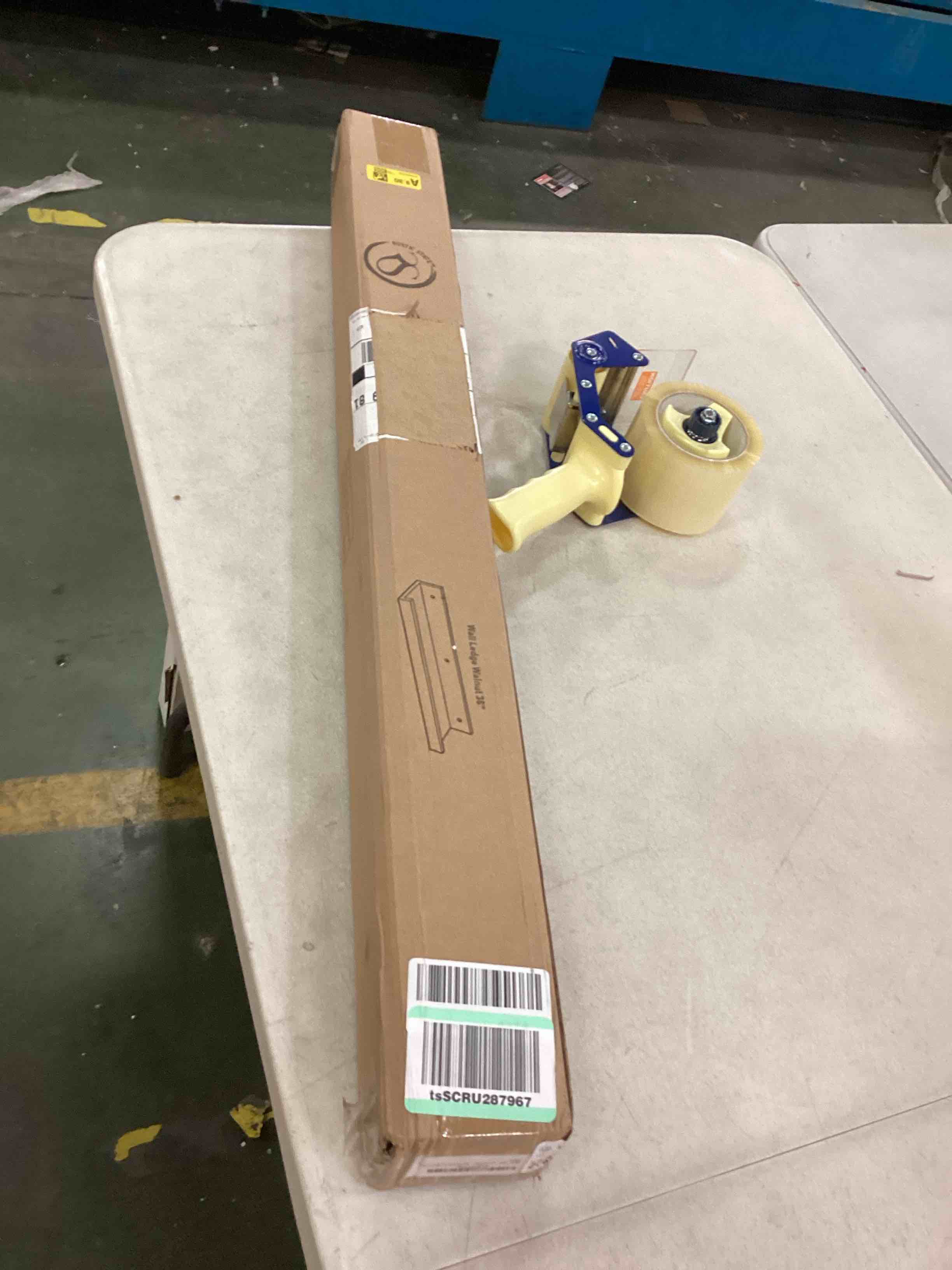 https://s3.amazonaws.com/lotting-images-prod/bidfta/YEL5799550_1705767853080.jpeg