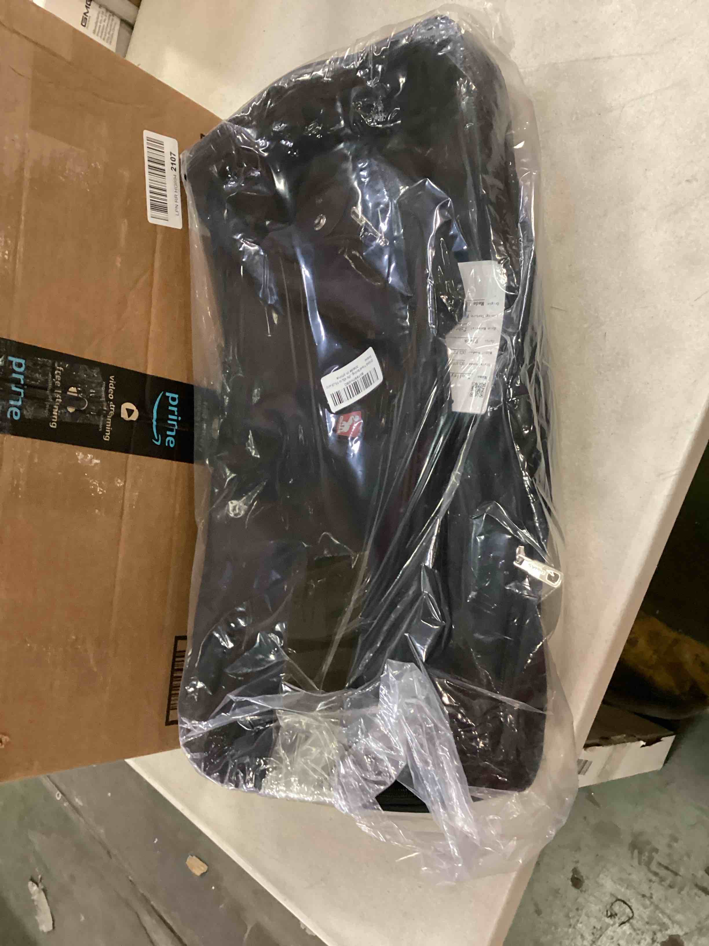 https://s3.amazonaws.com/lotting-images-prod/bidfta/YEL5799554_1705768301628.jpeg