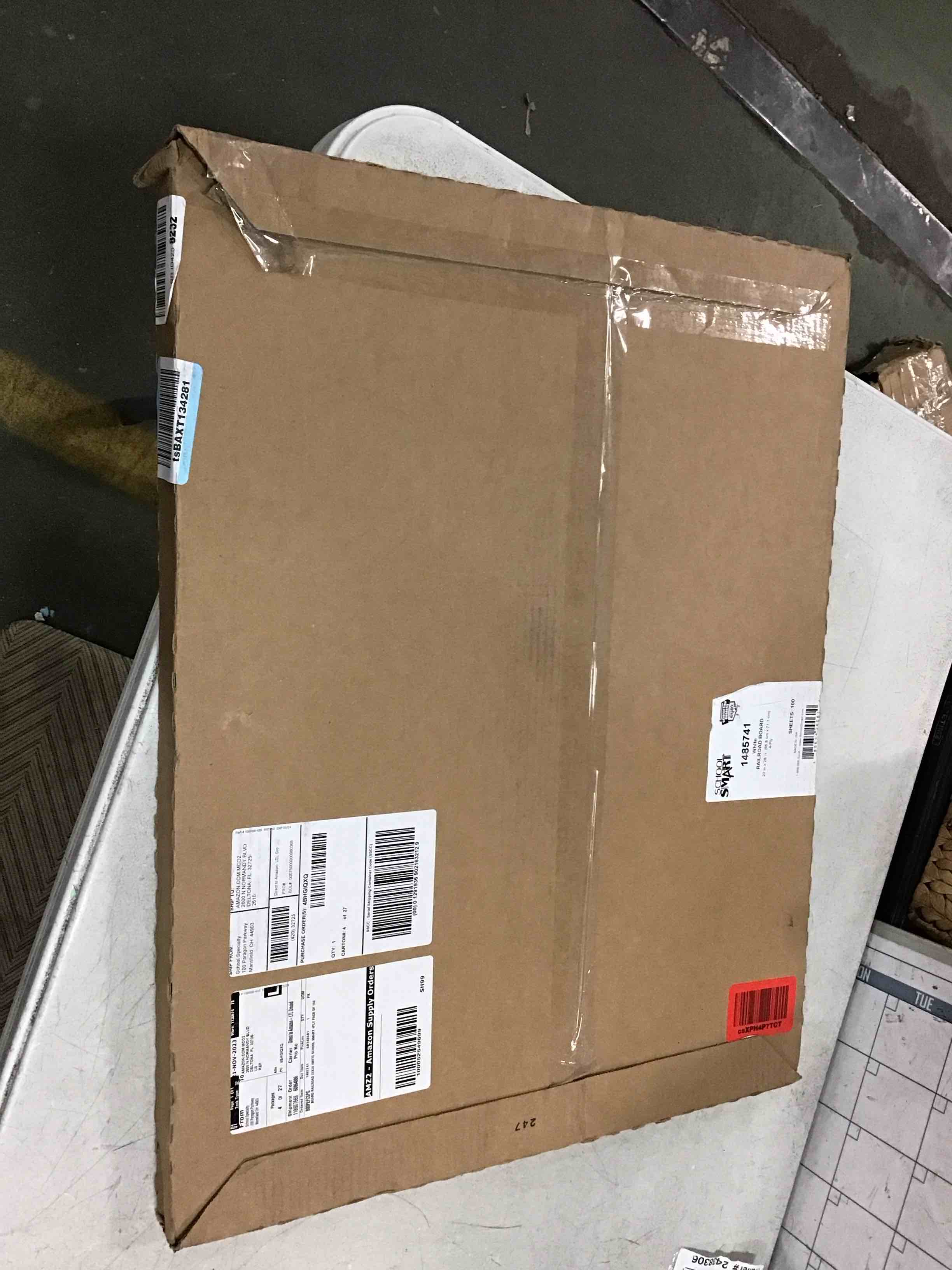 https://s3.amazonaws.com/lotting-images-prod/bidfta/YEL5799971_1706539290340.jpeg