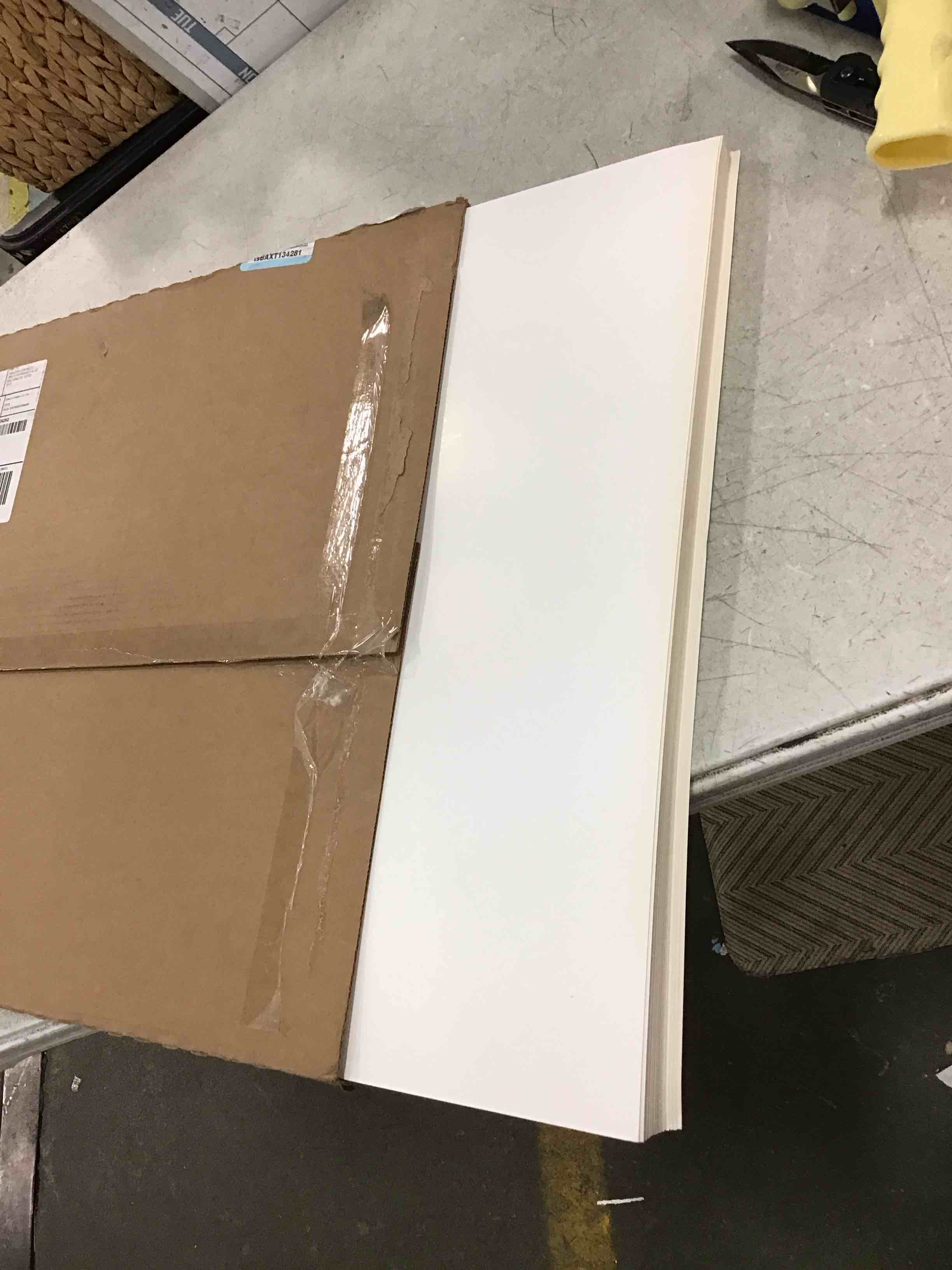 https://s3.amazonaws.com/lotting-images-prod/bidfta/YEL5799971_1706539327433.jpeg