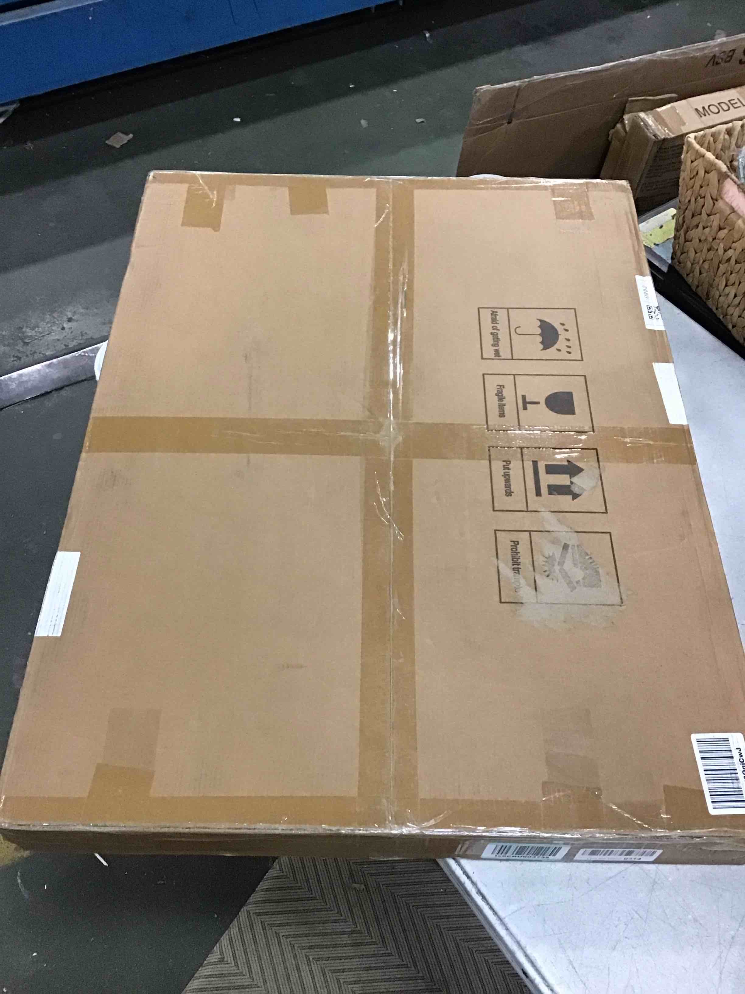 https://s3.amazonaws.com/lotting-images-prod/bidfta/YEL5800065_1706554519878.jpeg