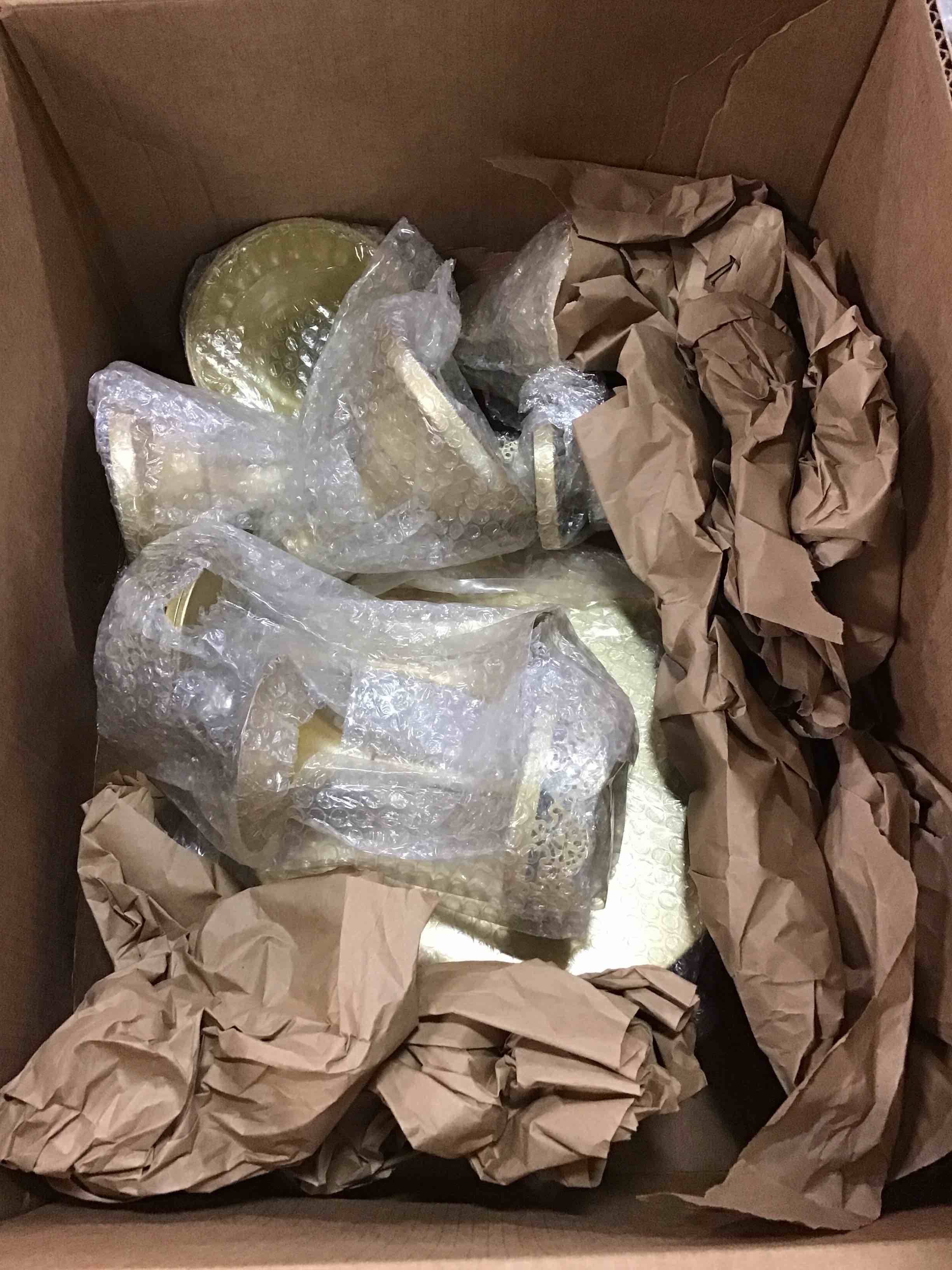 https://s3.amazonaws.com/lotting-images-prod/bidfta/YEL5800092_1706557613700.jpeg