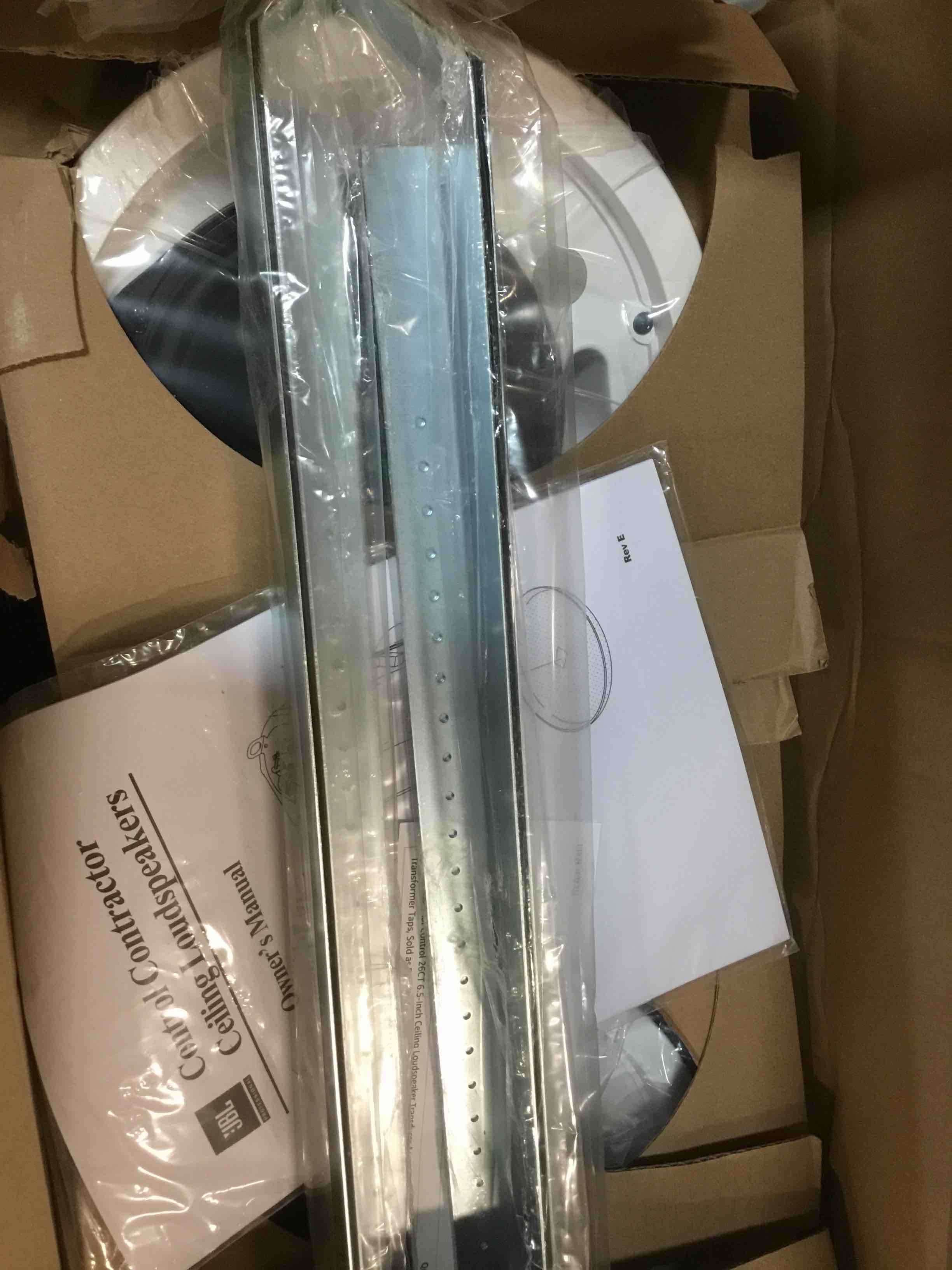 https://s3.amazonaws.com/lotting-images-prod/bidfta/YEL5800756_1706985255840.jpeg