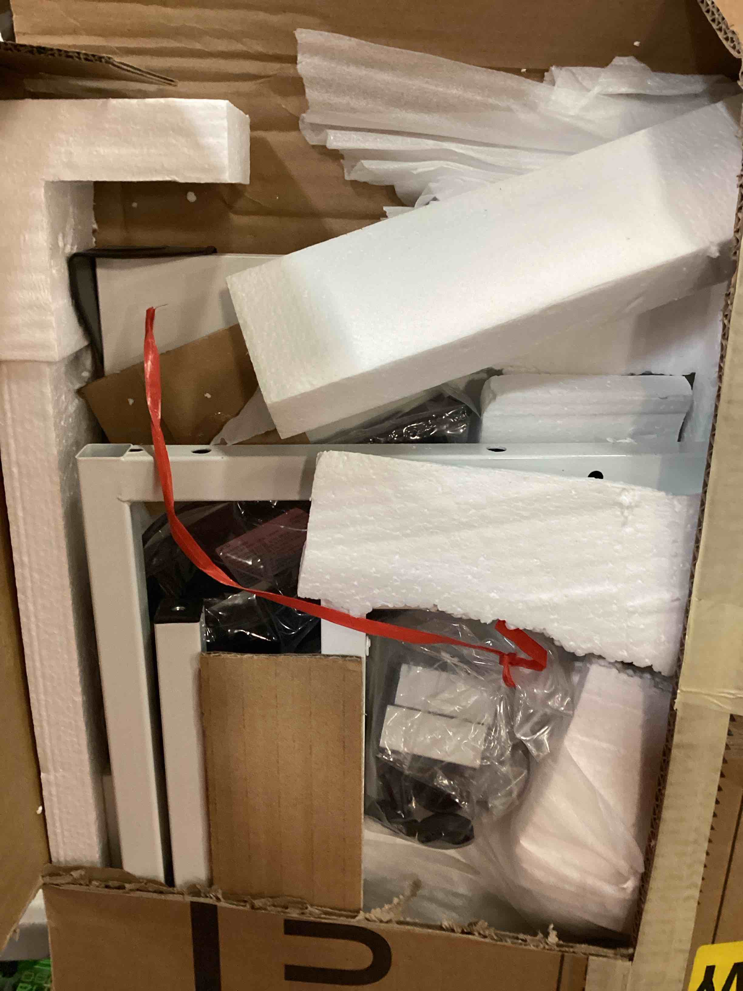https://s3.amazonaws.com/lotting-images-prod/bidfta/YEL5801075_1705852559014.jpeg
