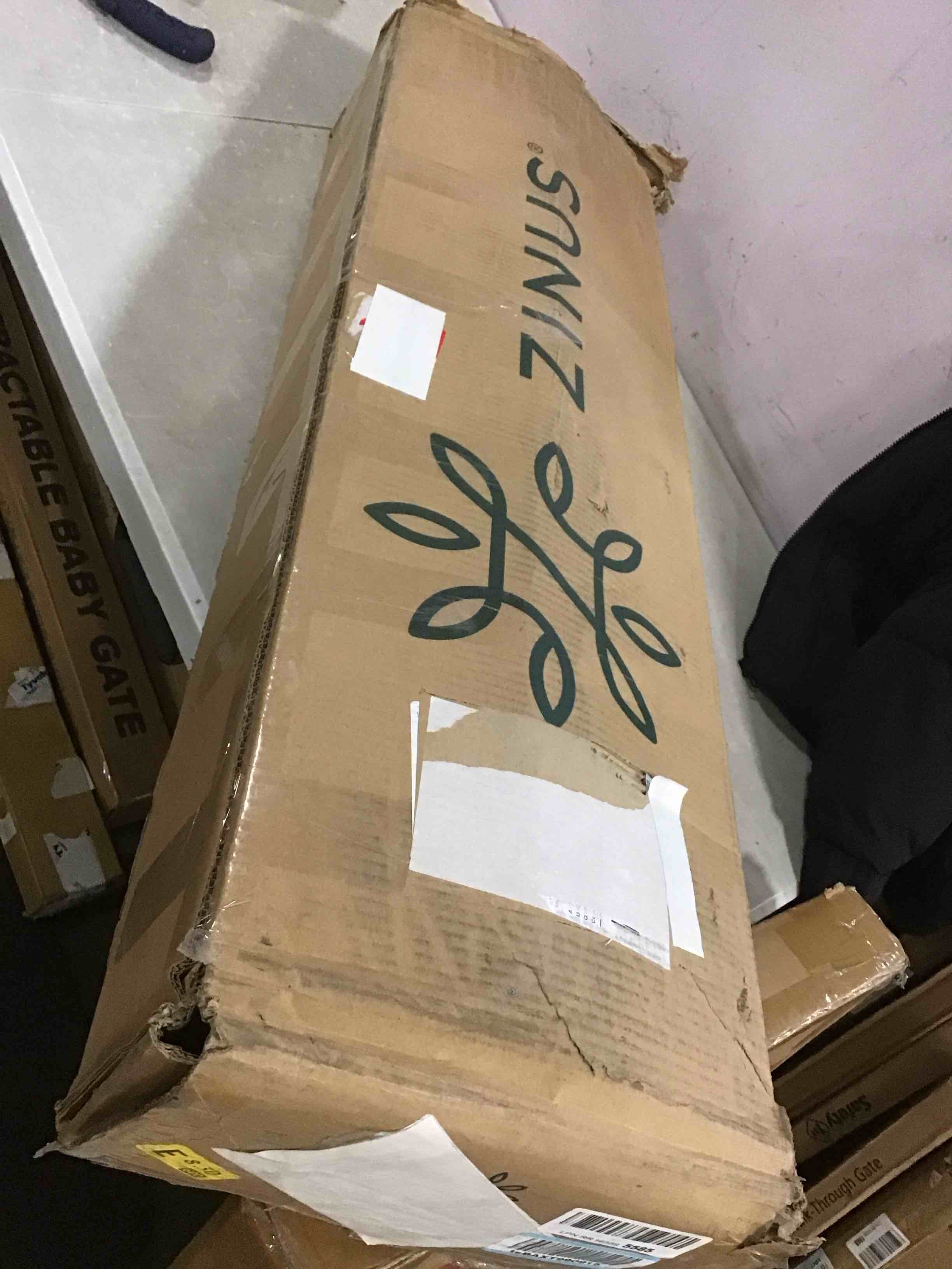 https://s3.amazonaws.com/lotting-images-prod/bidfta/YEL5802024_1706212369397.jpeg