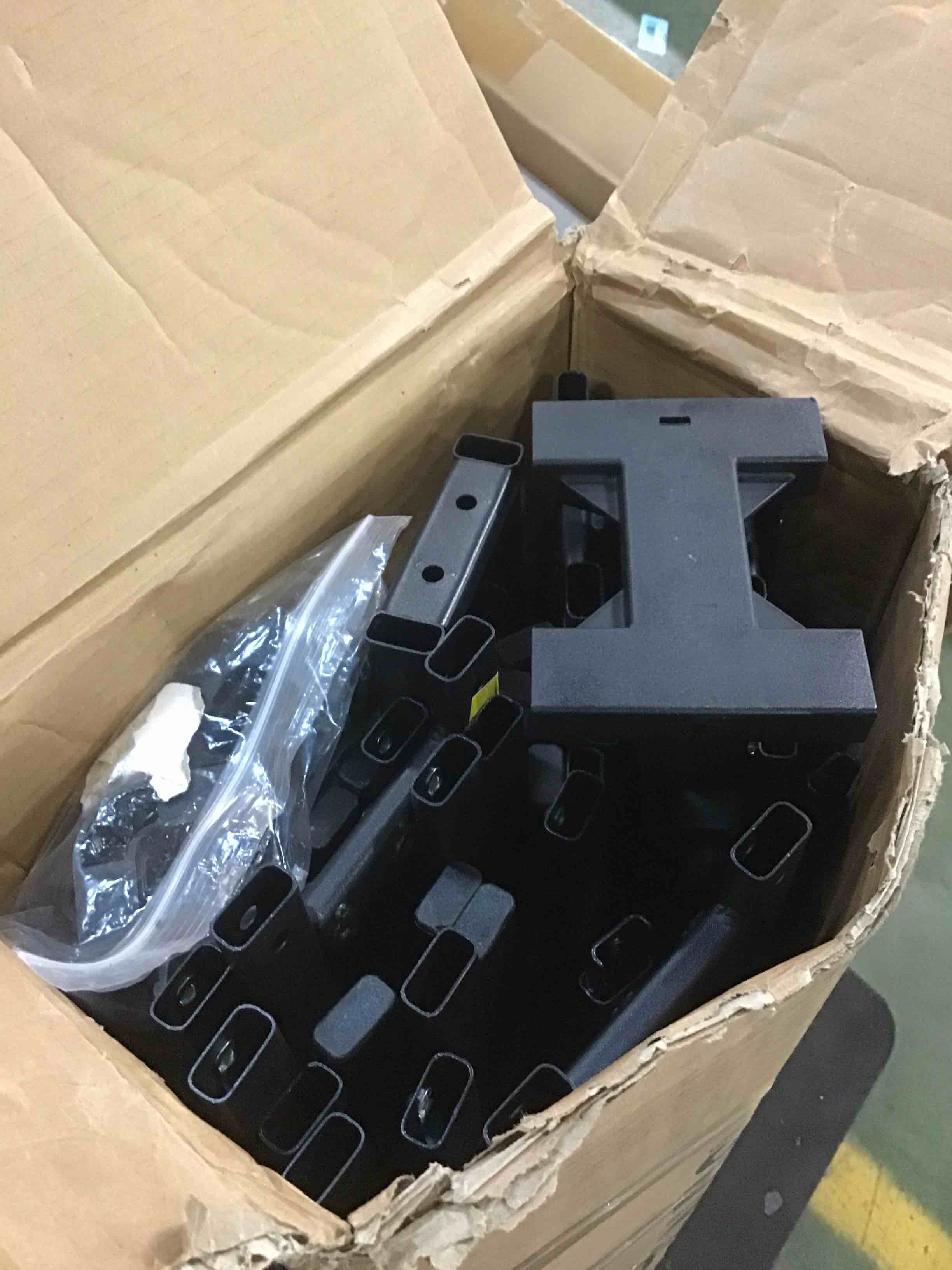 https://s3.amazonaws.com/lotting-images-prod/bidfta/YEL5802024_1706212393497.jpeg